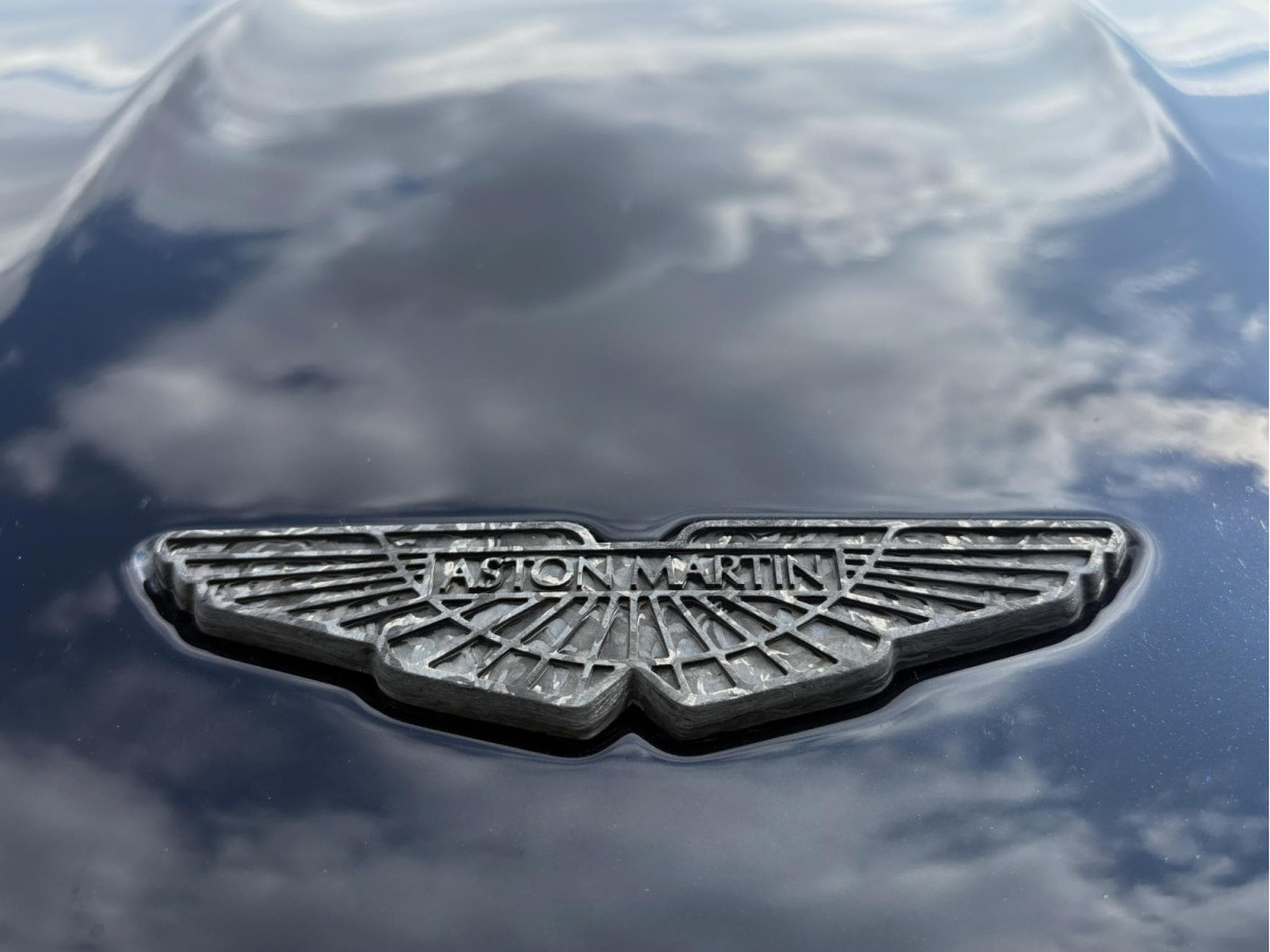 Aston-Martin DBS 5.2 V12 725 SUPERLEGGERA (2019) - Photo 13