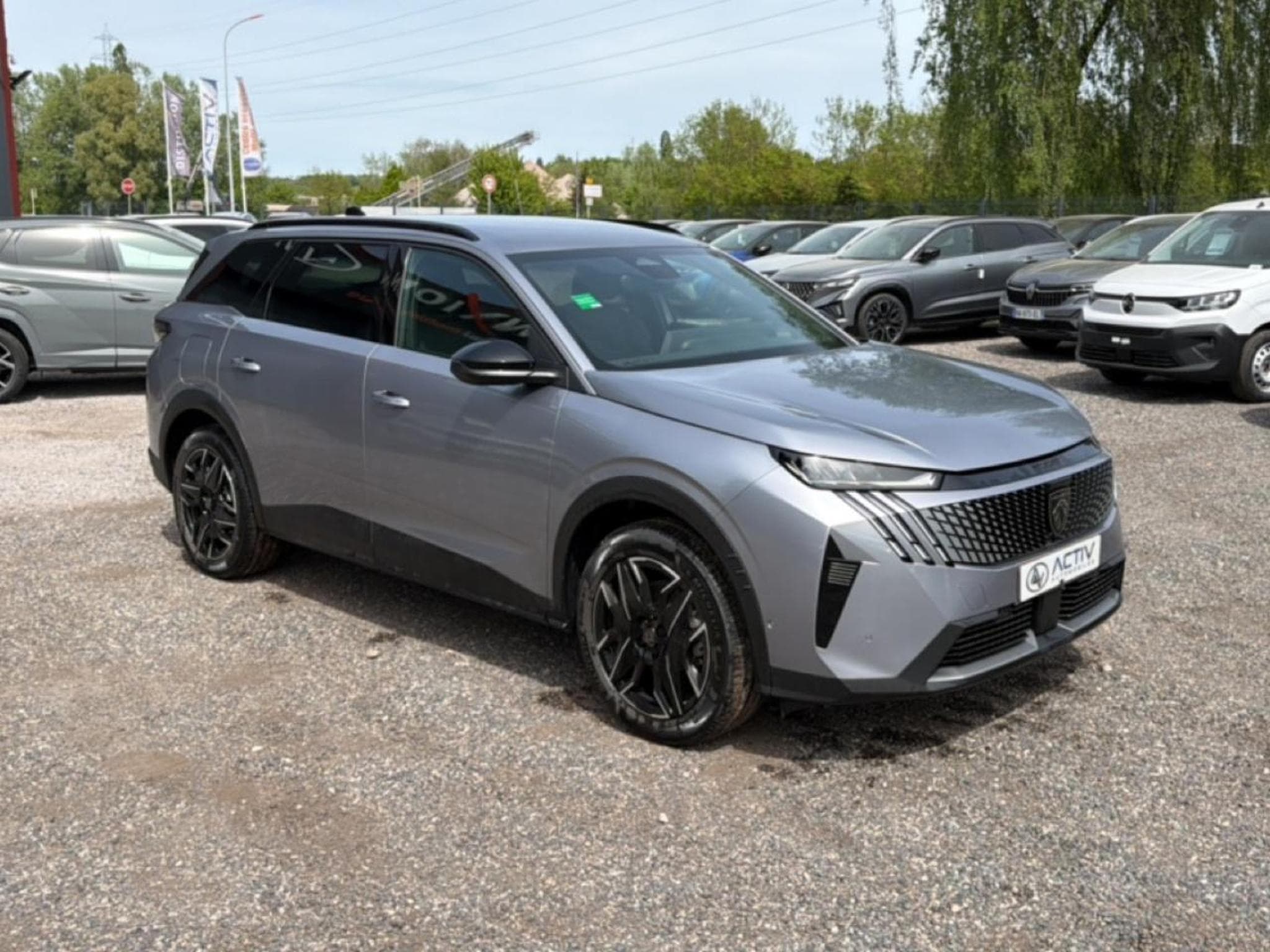 Peugeot 5008 HYBRID 145 ALLURE E-DCS6 (2025) - Photo 3