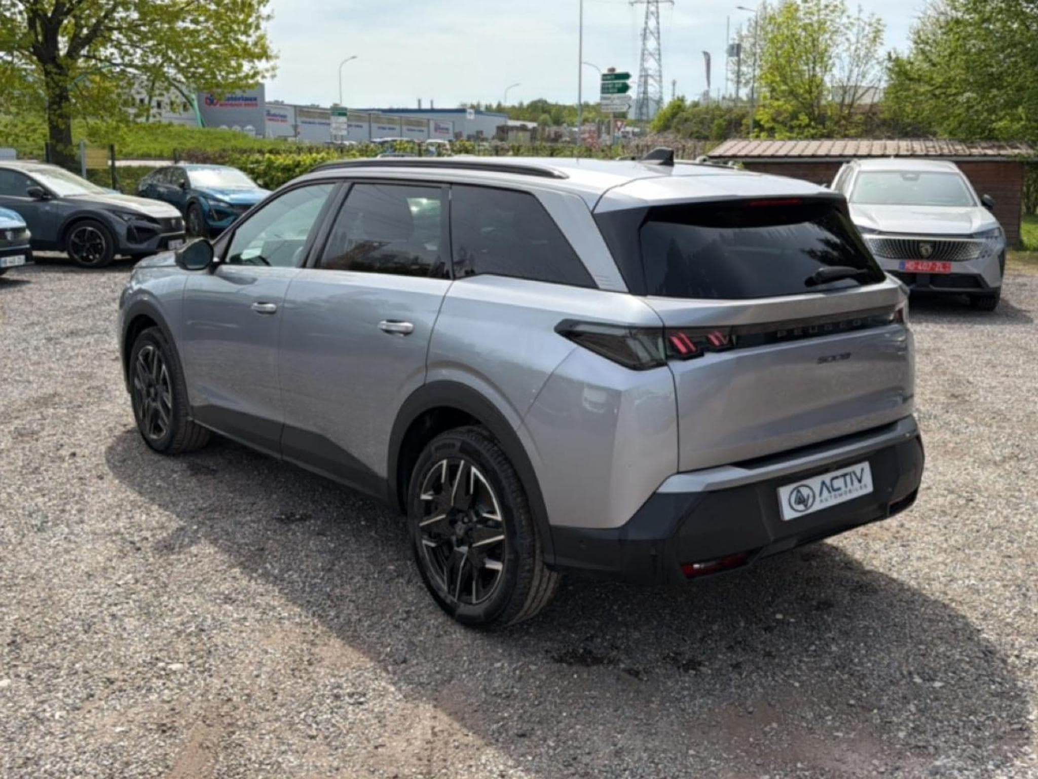 Peugeot 5008 HYBRID 145 ALLURE E-DCS6 (2025) - Photo 7