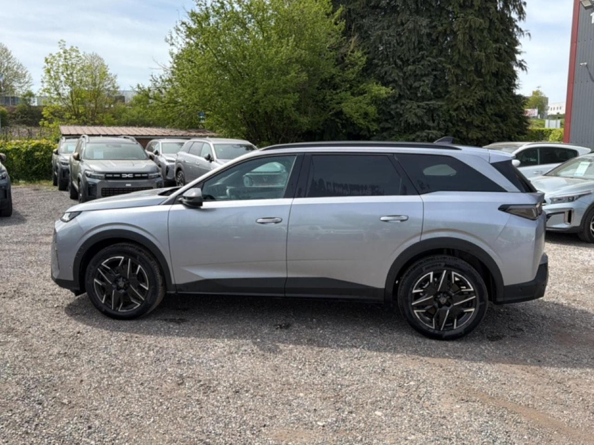 Peugeot 5008 HYBRID 145 ALLURE E-DCS6 (2025) - Photo 8