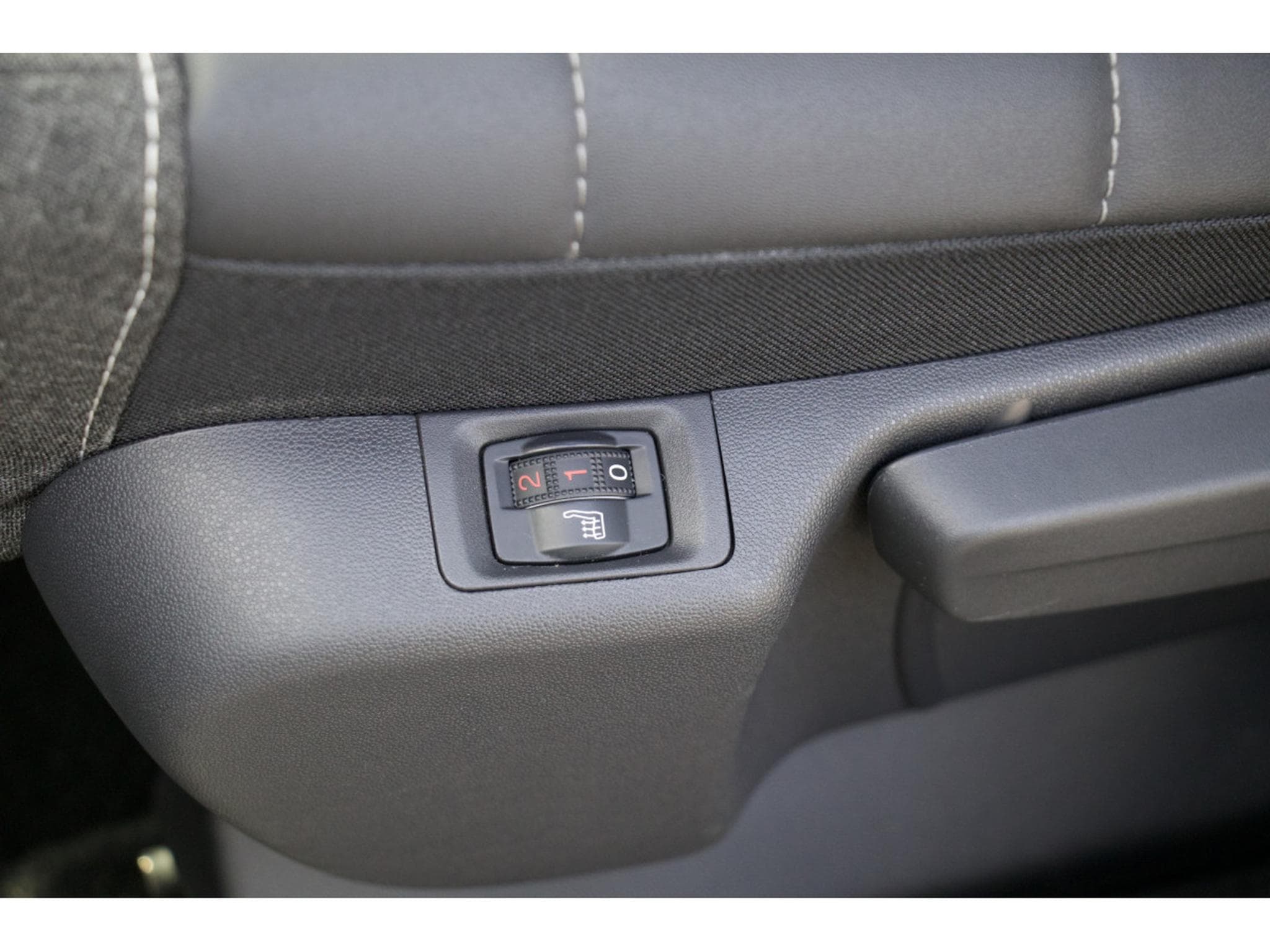 Citroën C3 Aircross BlueHDi 110 MAX Head-Up Navi Grip Control (2024) - Photo 12