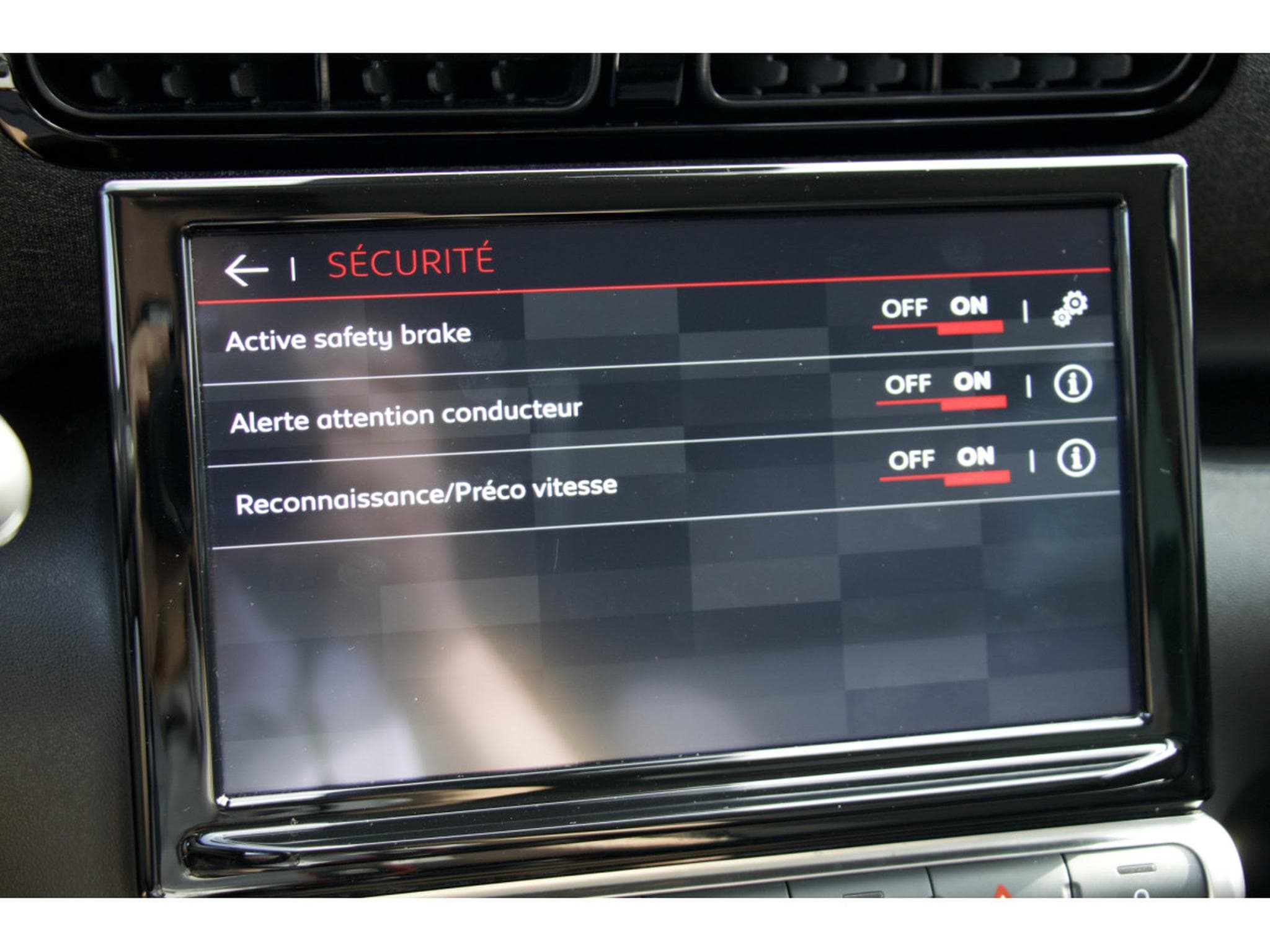 Citroën C3 Aircross BlueHDi 110 MAX Head-Up Navi Grip Control (2024) - Photo 14