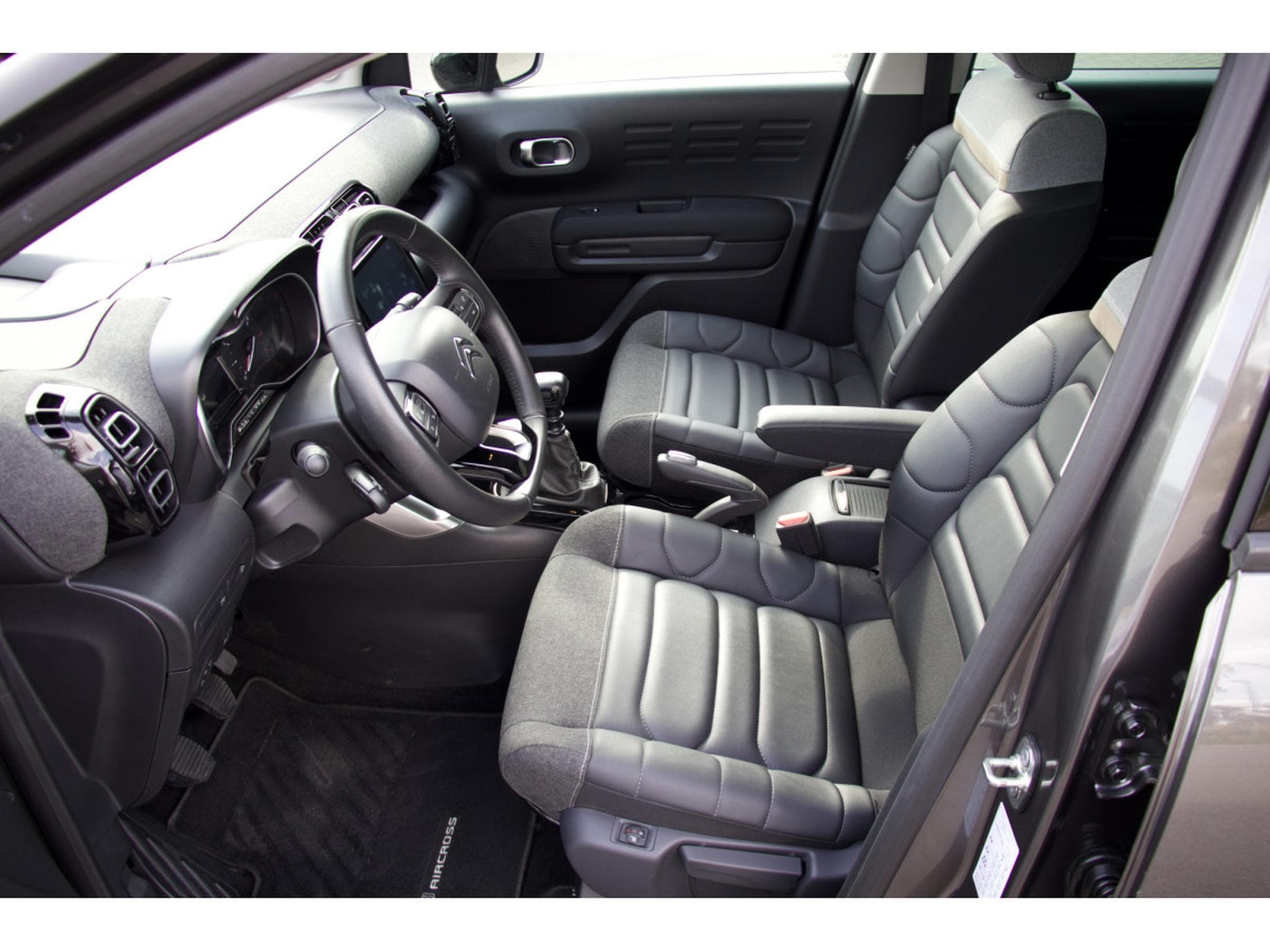 Citroën C3 Aircross BlueHDi 110 MAX Head-Up Navi Grip Control (2024) - Photo 5