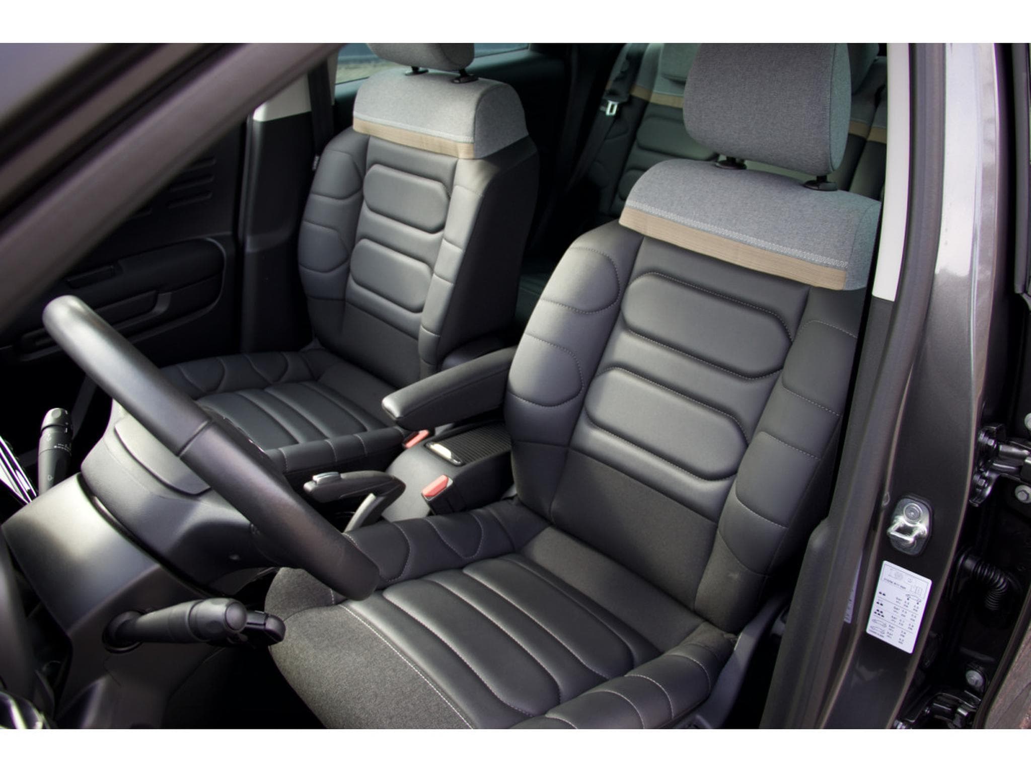 Citroën C3 Aircross BlueHDi 110 MAX Head-Up Navi Grip Control (2024) - Photo 6