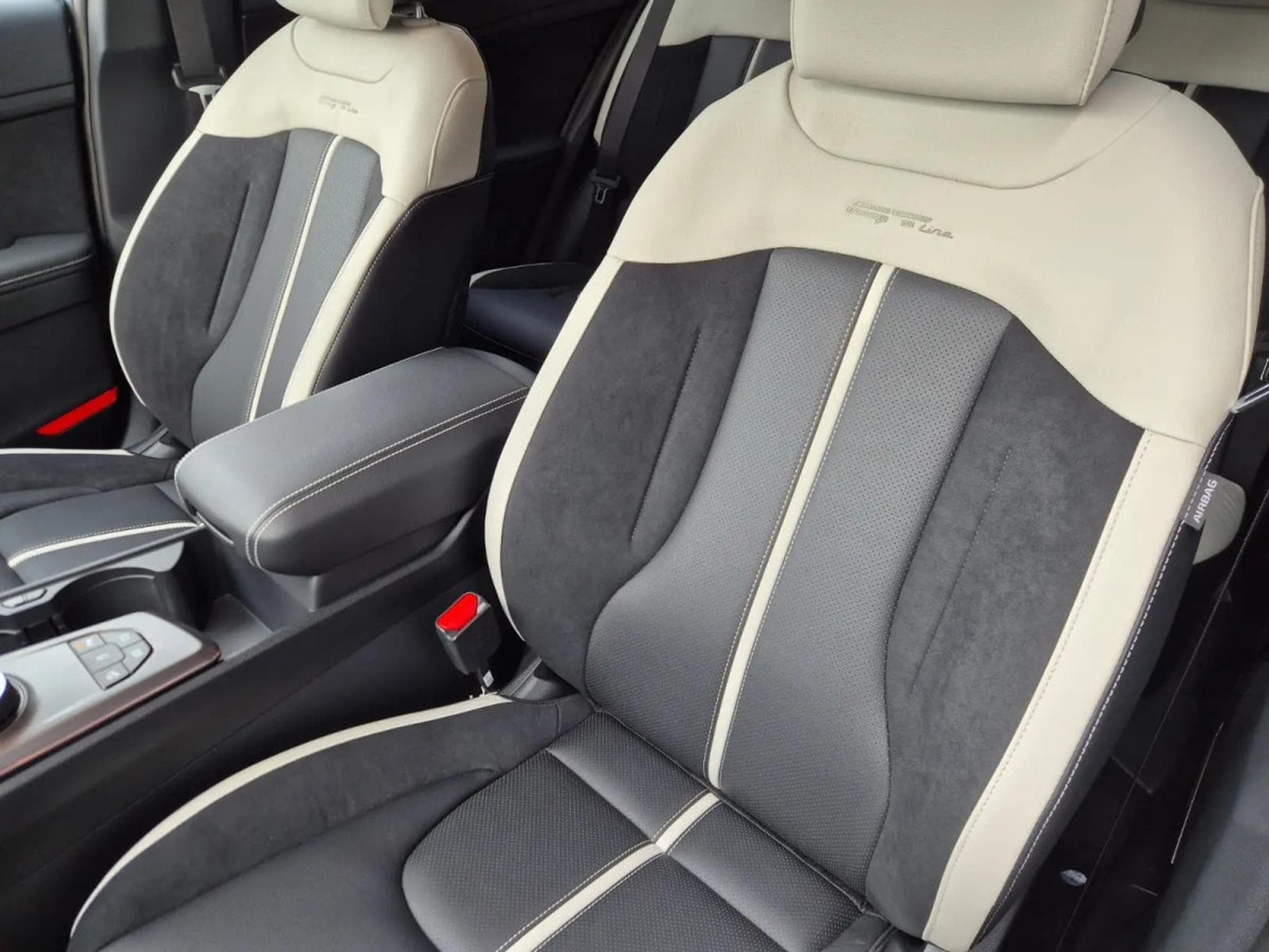Kia Sportage 1.6 T-GDI AUTO 180 GT 4x4 (2026) - Photo 8