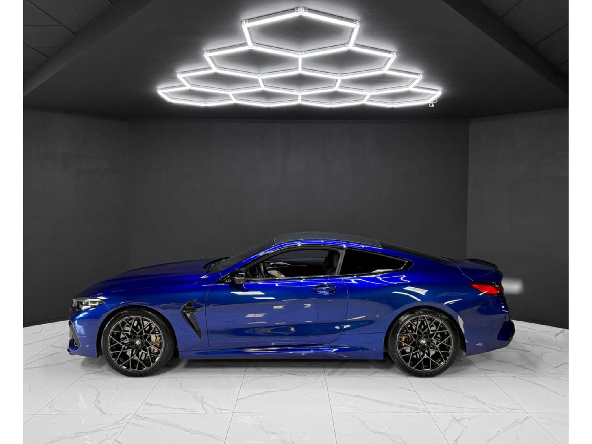 BMW M8 Competition xDrive Coupe (2021) - Photo 2