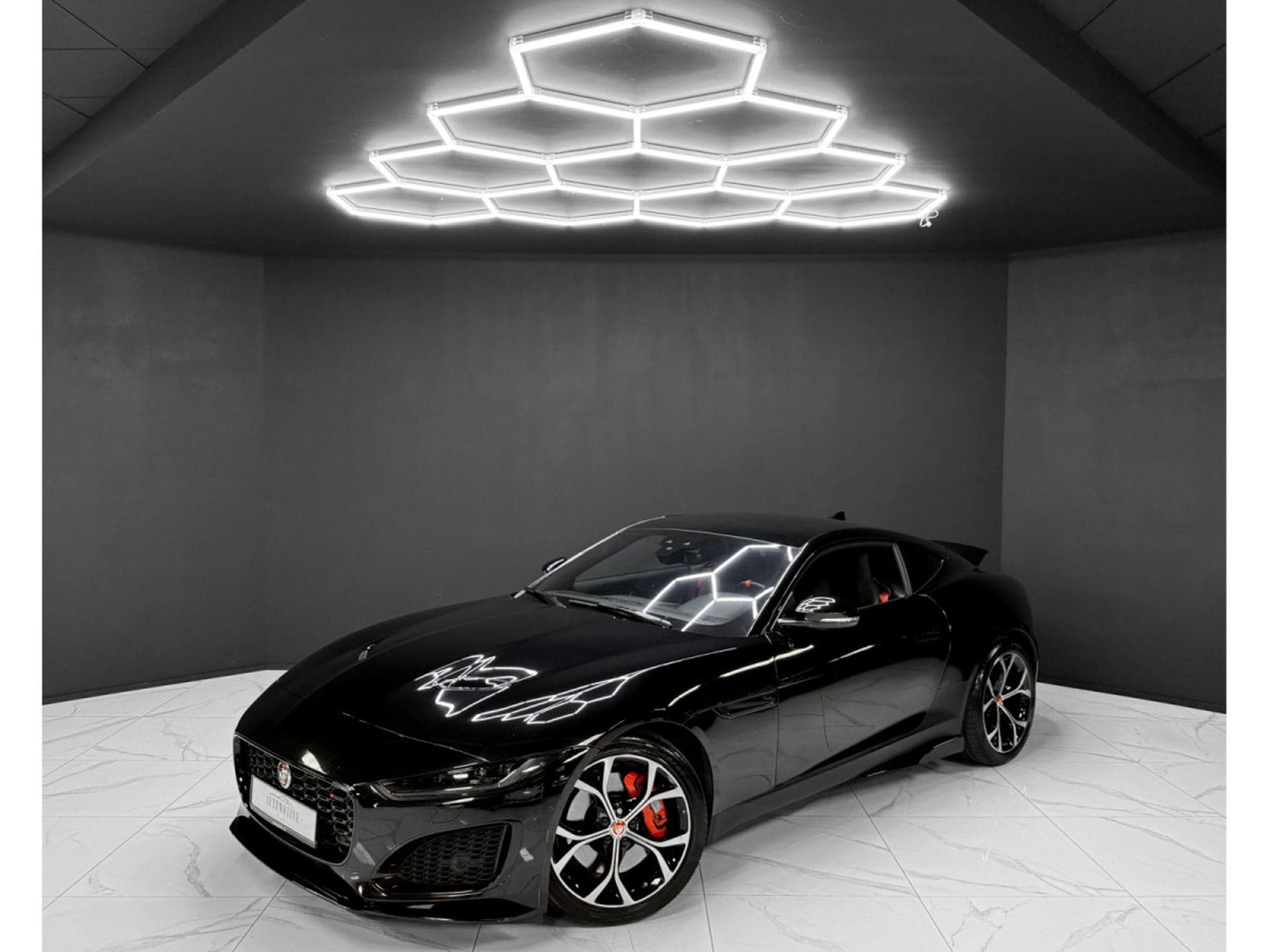 Jaguar F-Type P300 - full service (2021) - Photo 1