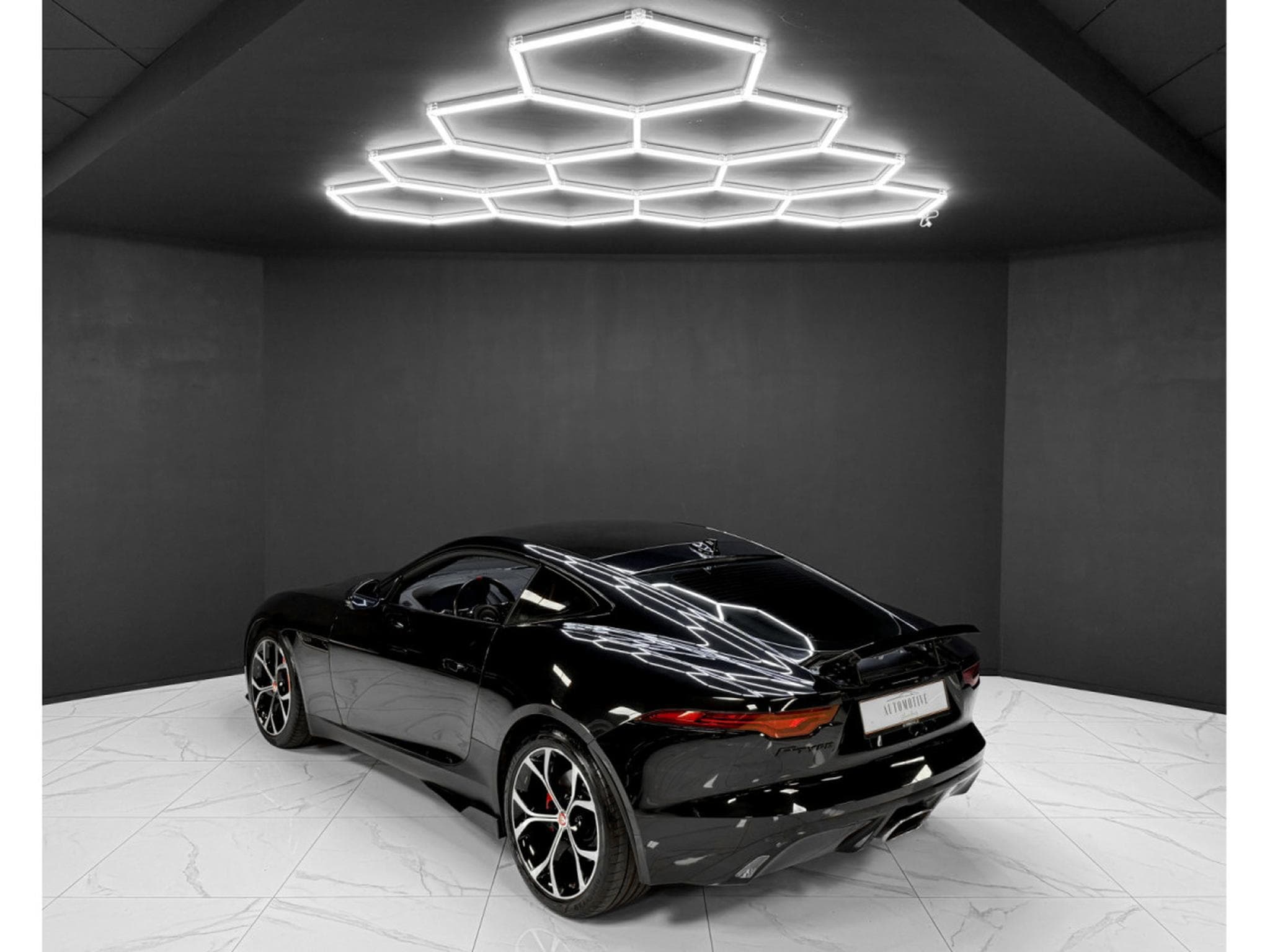 Jaguar F-Type P300 - full service (2021) - Photo 3