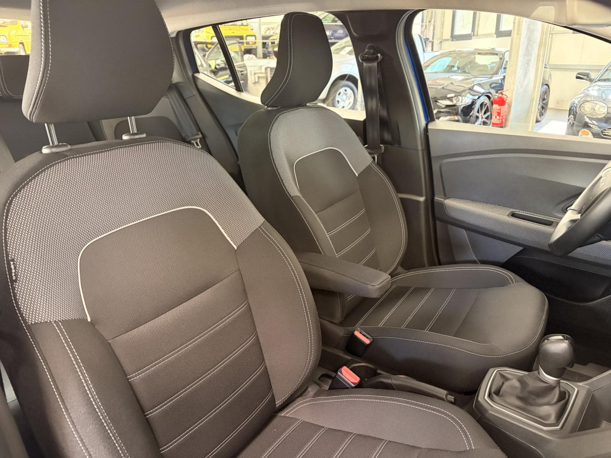 Dacia Sandero 1.0 TCe Expression CVT (2024) - Photo 12