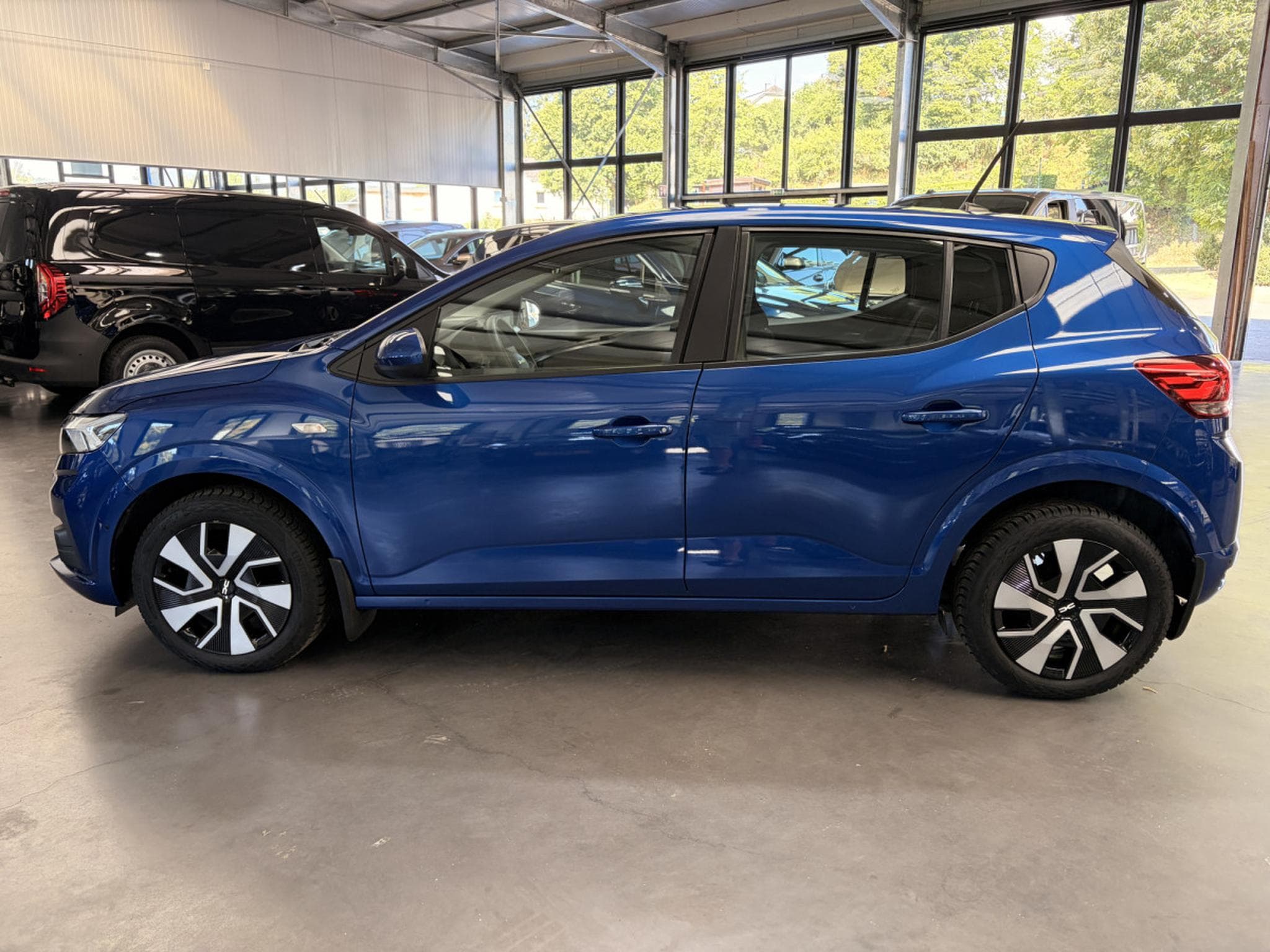 Dacia Sandero 1.0 TCe Expression CVT (2024) - Photo 6