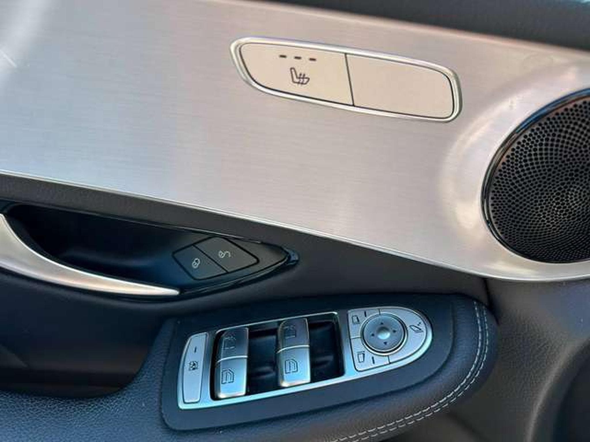 Mercedes GLC 300 D HYBRID 4-MATIC 306CV (2022) - Photo 13