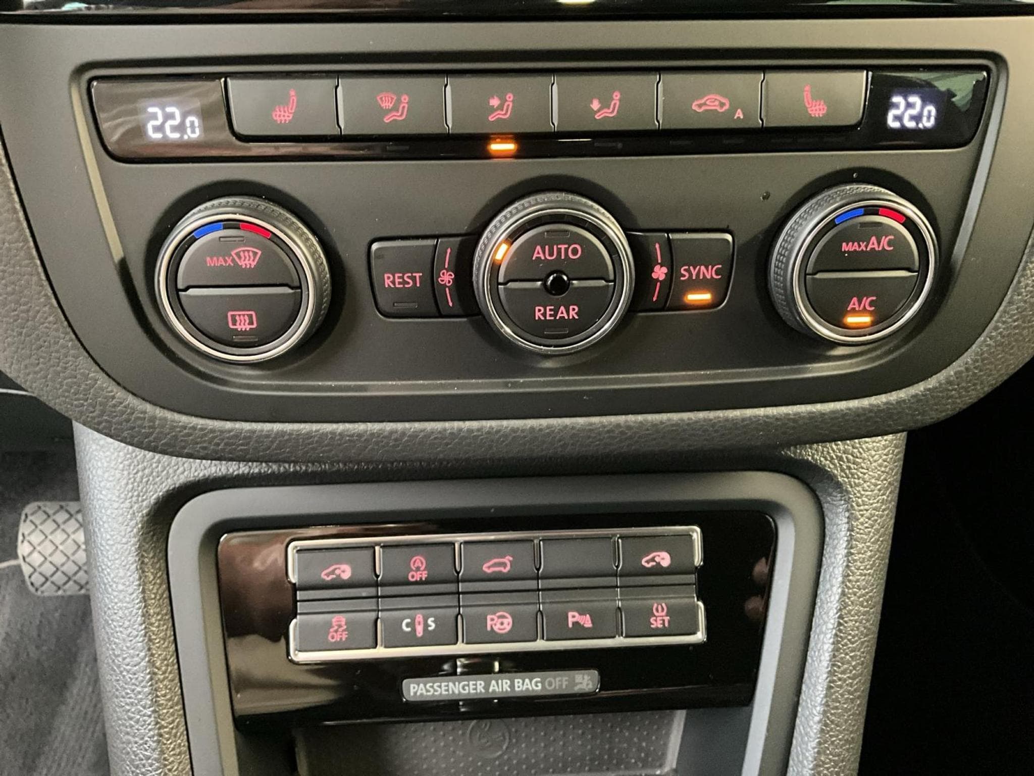 VW Sharan Highline+DSG+7Sitze+P.Confort+AHK+Pano (2020) - Photo 21