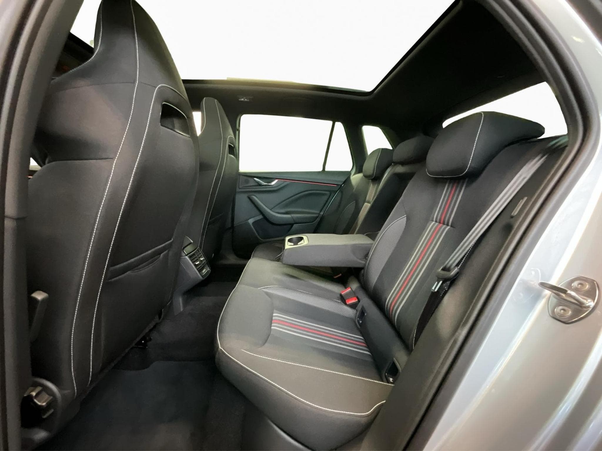 Skoda Kamiq Monte-Carlo+DSG+Park&Go+P.Ass.-Drive+ (2025) - Photo 16
