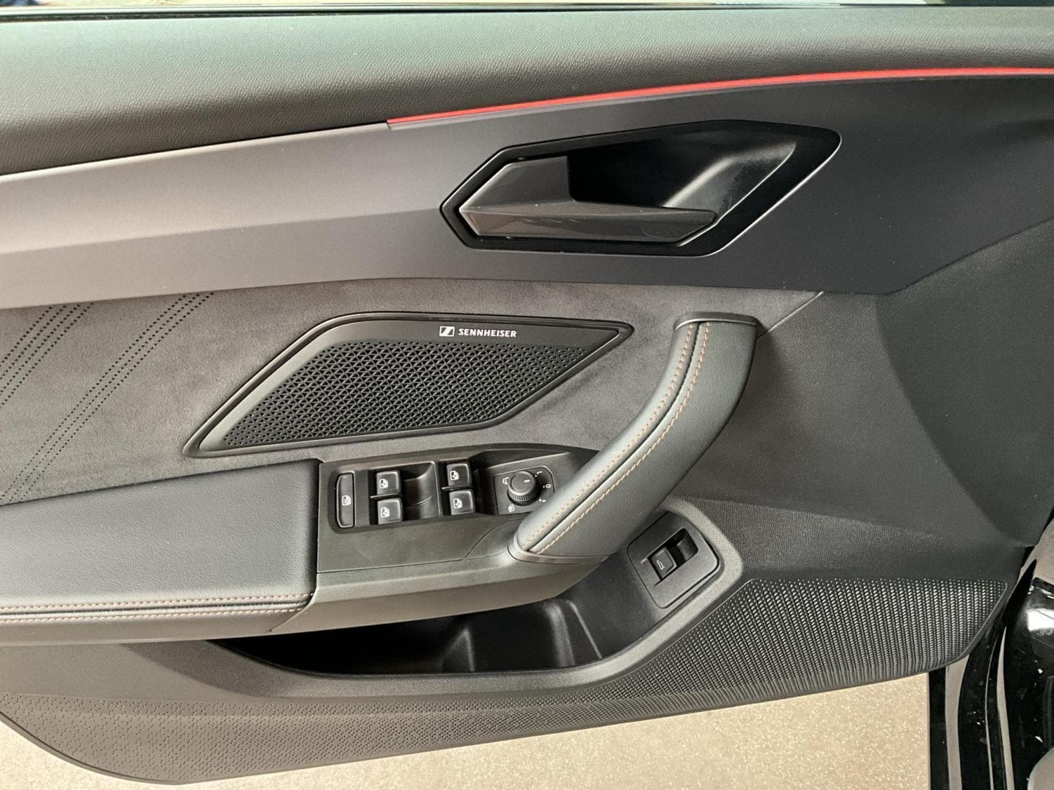Cupra Leon ST+DSG+Pure-Perfomance+Sound-Immersive+Dynamic+AHK (2025) - Photo 14