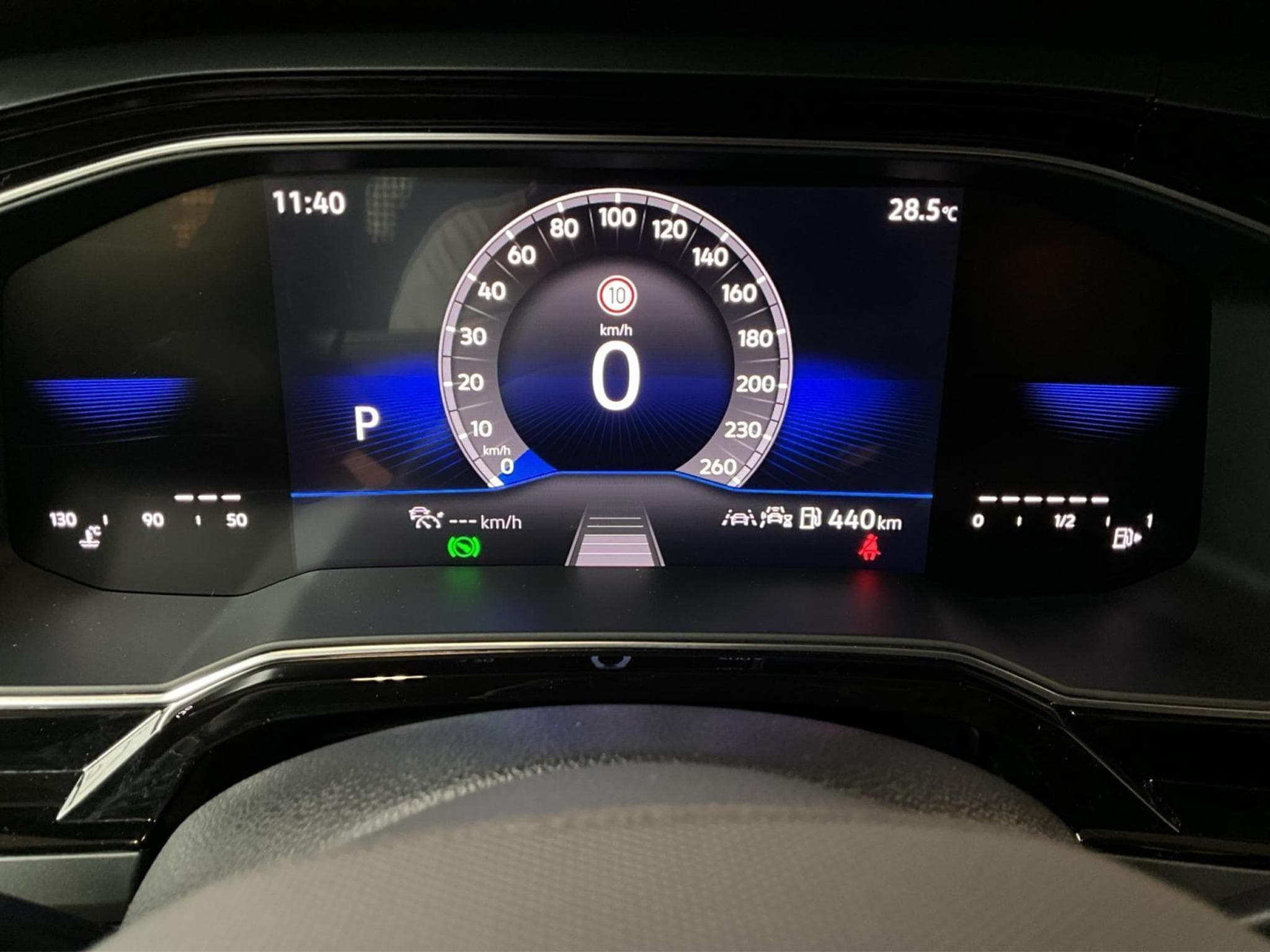 VW Polo R-Line+DSG+Park&Comfort+IQ-Drive (2025) - Photo 11