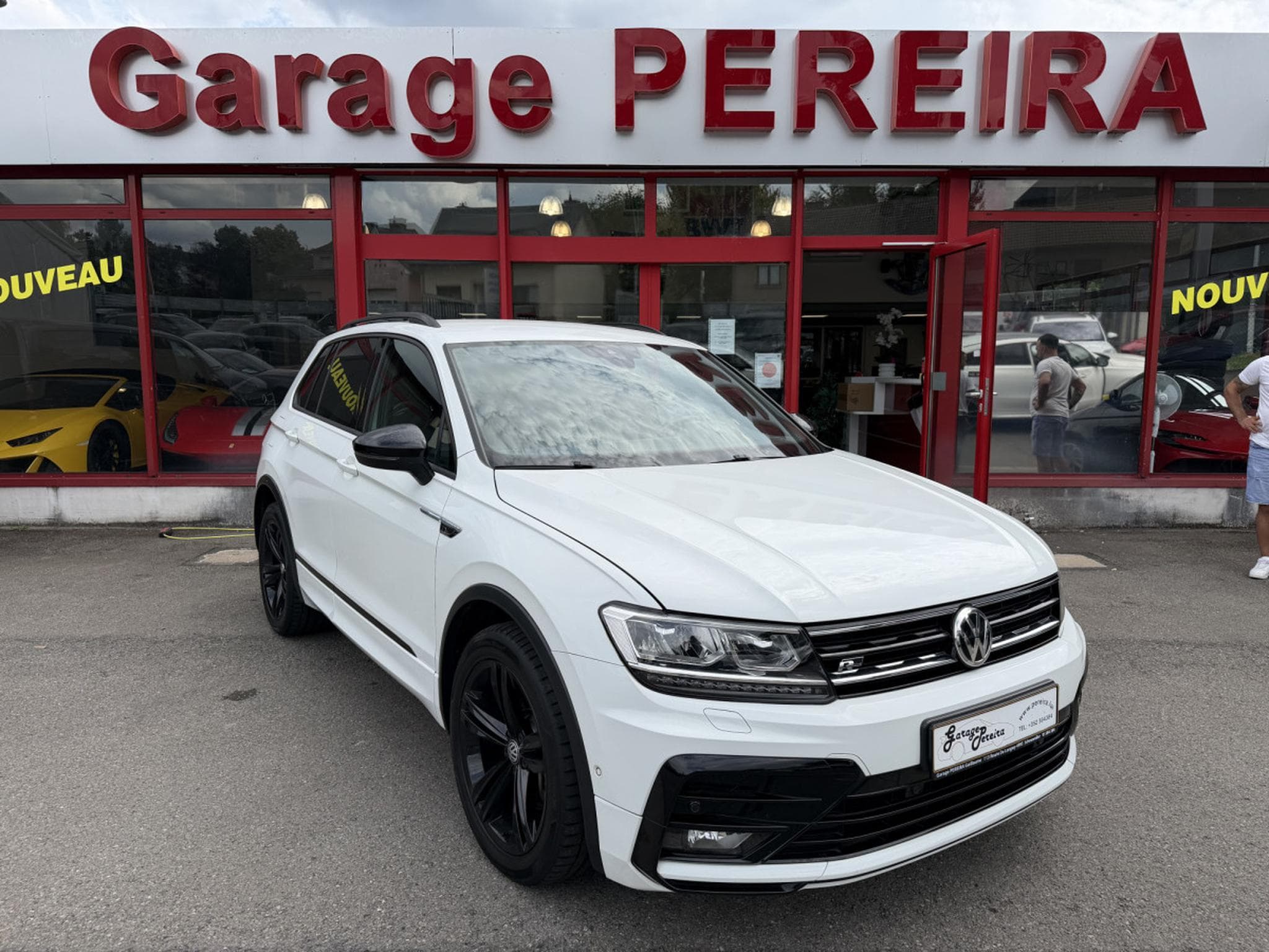 VW Tiguan 2.0 TDI 190 DSG 4MOTION R-LINE PANO NAVI (2020) - Photo 1