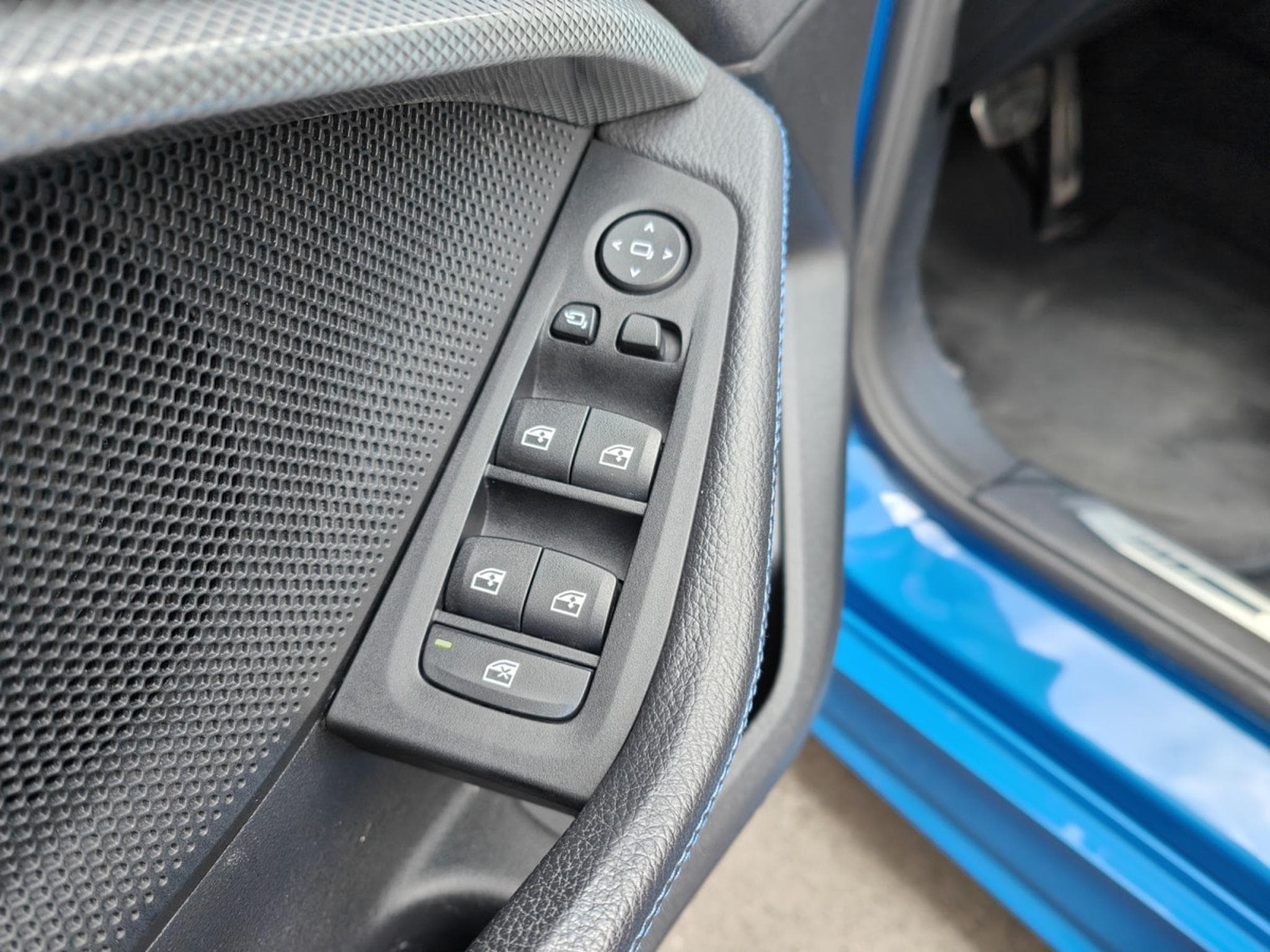 BMW 118 118iA PACK M SIEGES M GPC CARPLAY CAMERA ATTELAGE (2021) - Photo 13