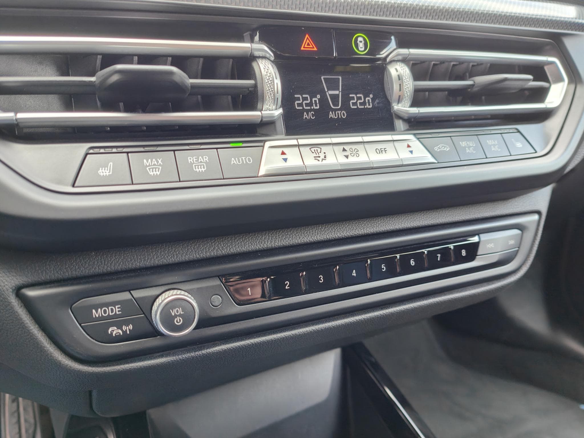 BMW 118 118iA PACK M SIEGES M GPC CARPLAY CAMERA ATTELAGE (2021) - Photo 15