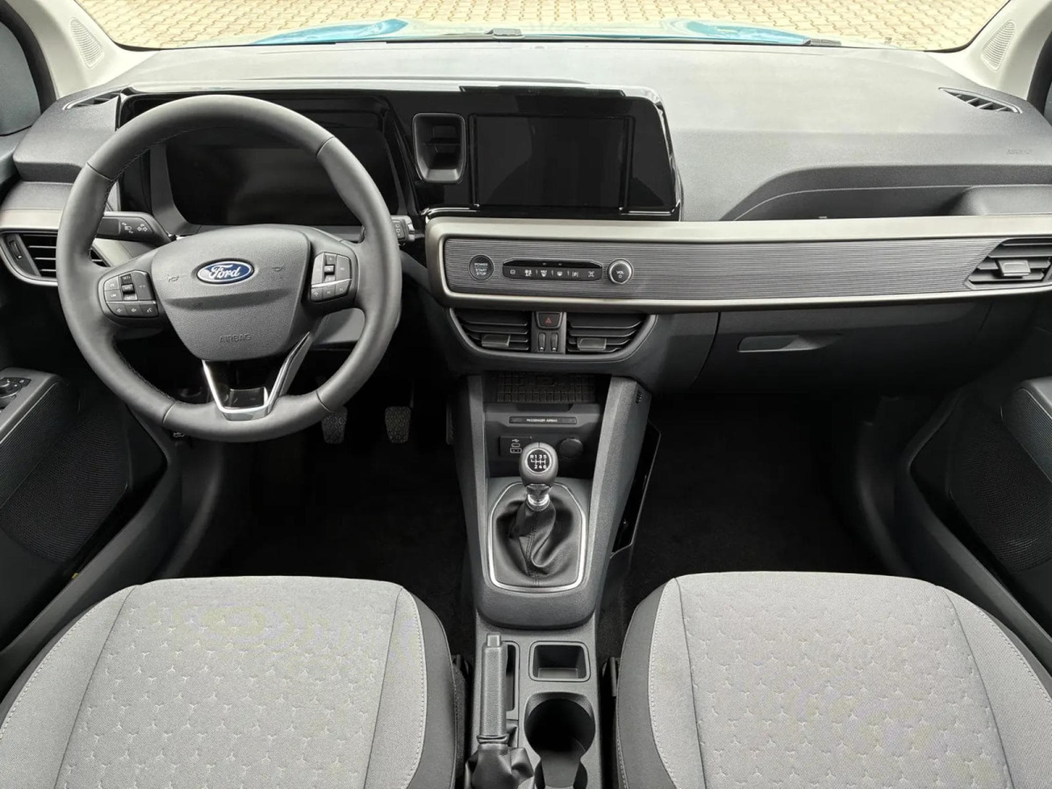 Ford Tourneo 1.0i Ecoboost 126 Titanium (2026) - Photo 10