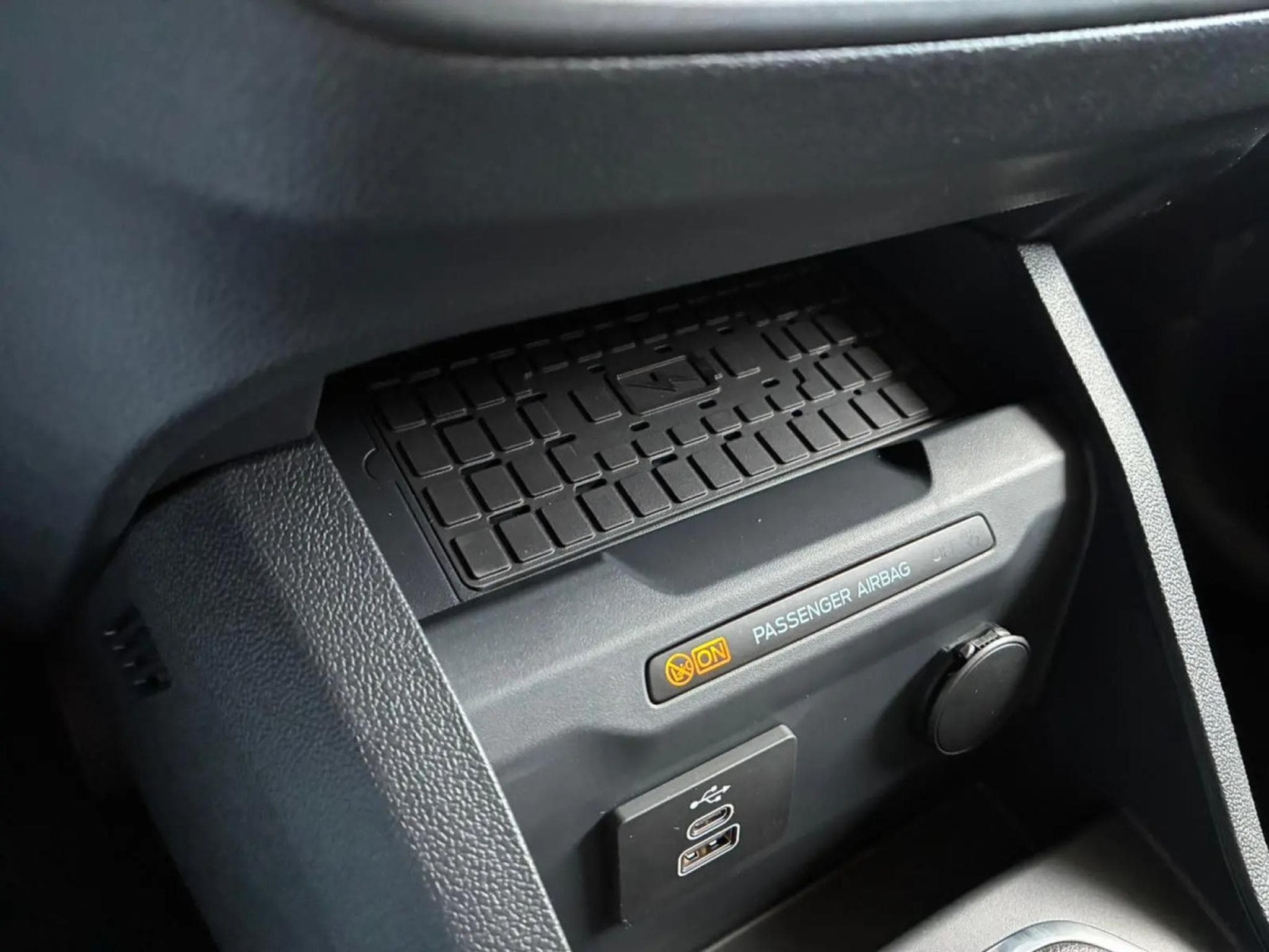 Ford Tourneo 1.0i Ecoboost 126 Titanium (2026) - Photo 18