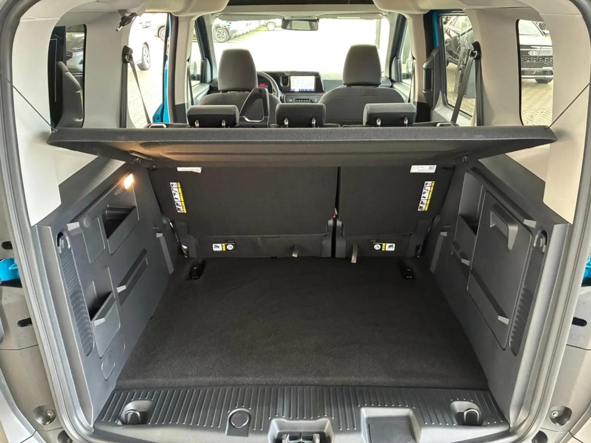 Ford Tourneo 1.0i Ecoboost 126 Titanium (2026) - Photo 7