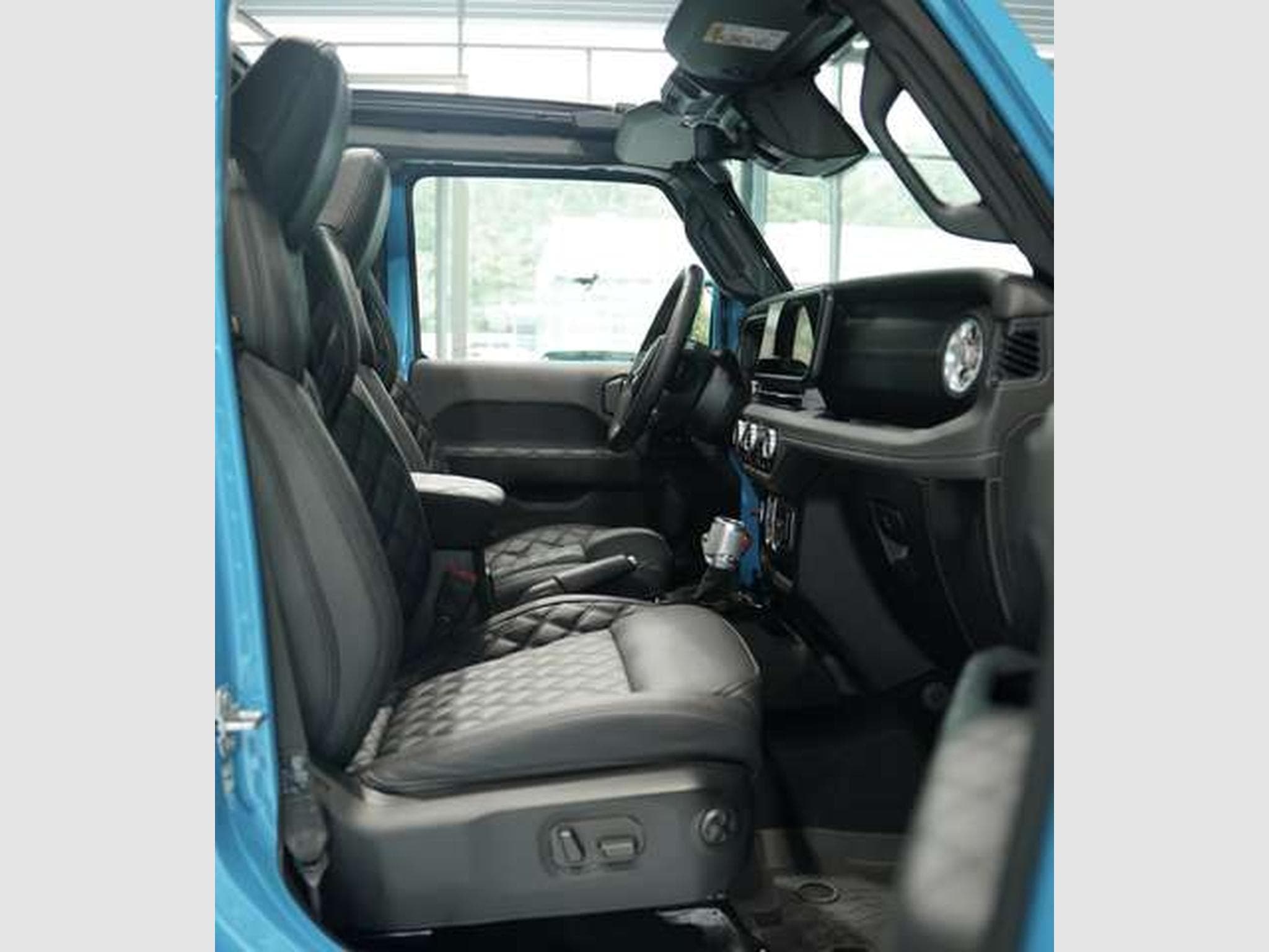 Jeep Wrangler BRUTE 2.0 T-GDI Sahara *1.H *Sonderlack (2025) - Photo 20