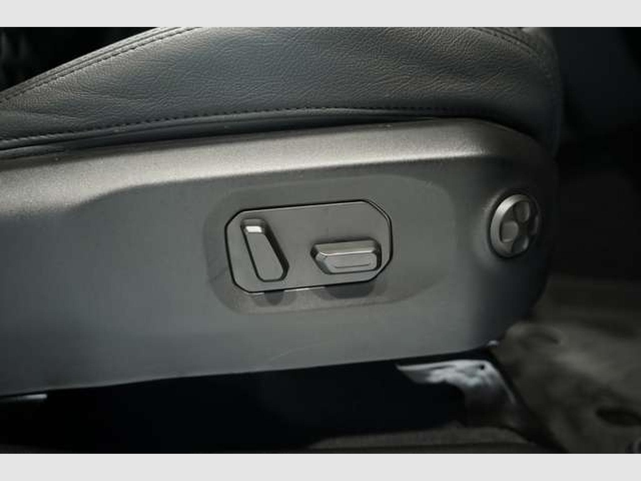 Jeep Wrangler BRUTE 2.0 T-GDI Sahara *1.H *Sonderlack (2025) - Photo 21