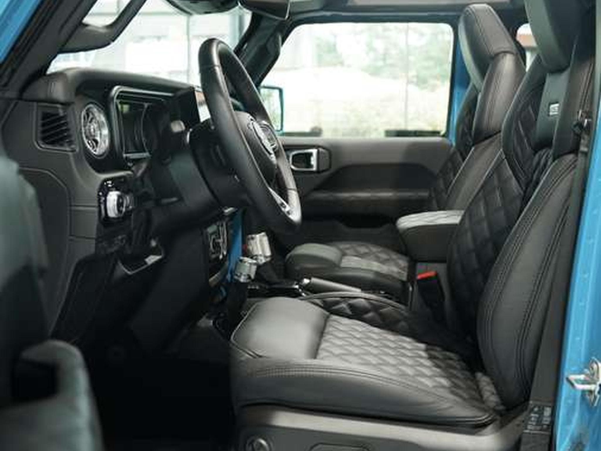 Jeep Wrangler BRUTE 2.0 T-GDI Sahara *1.H *Sonderlack (2025) - Photo 30