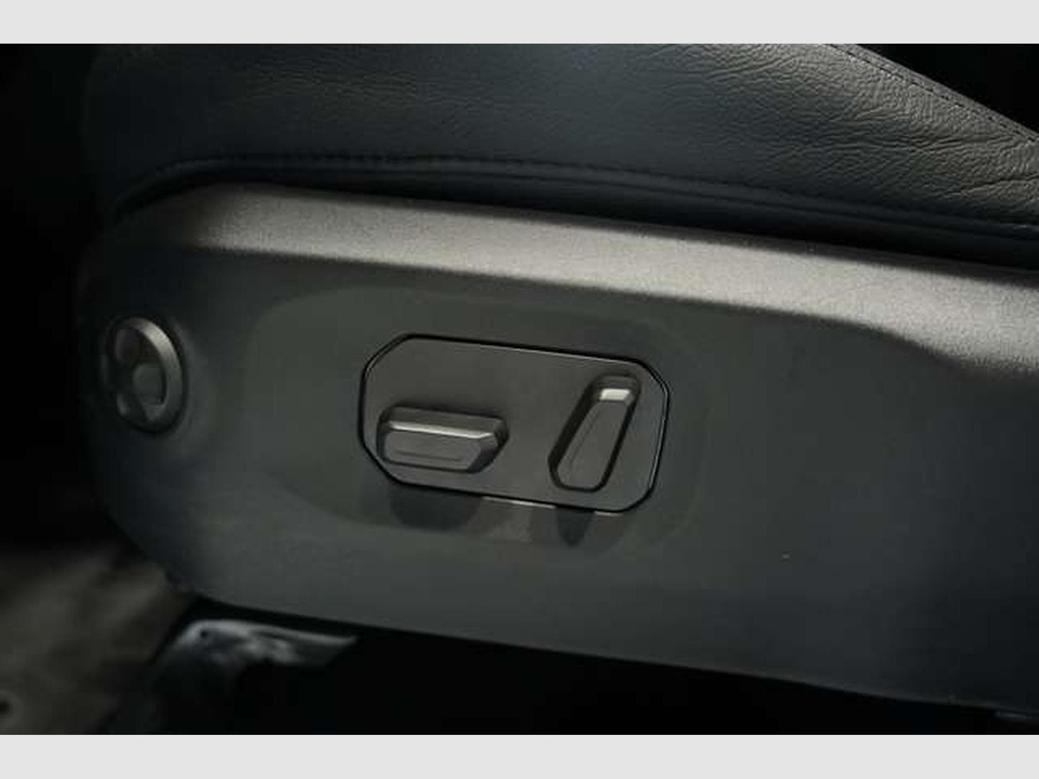 Jeep Wrangler BRUTE 2.0 T-GDI Sahara *1.H *Sonderlack (2025) - Photo 32