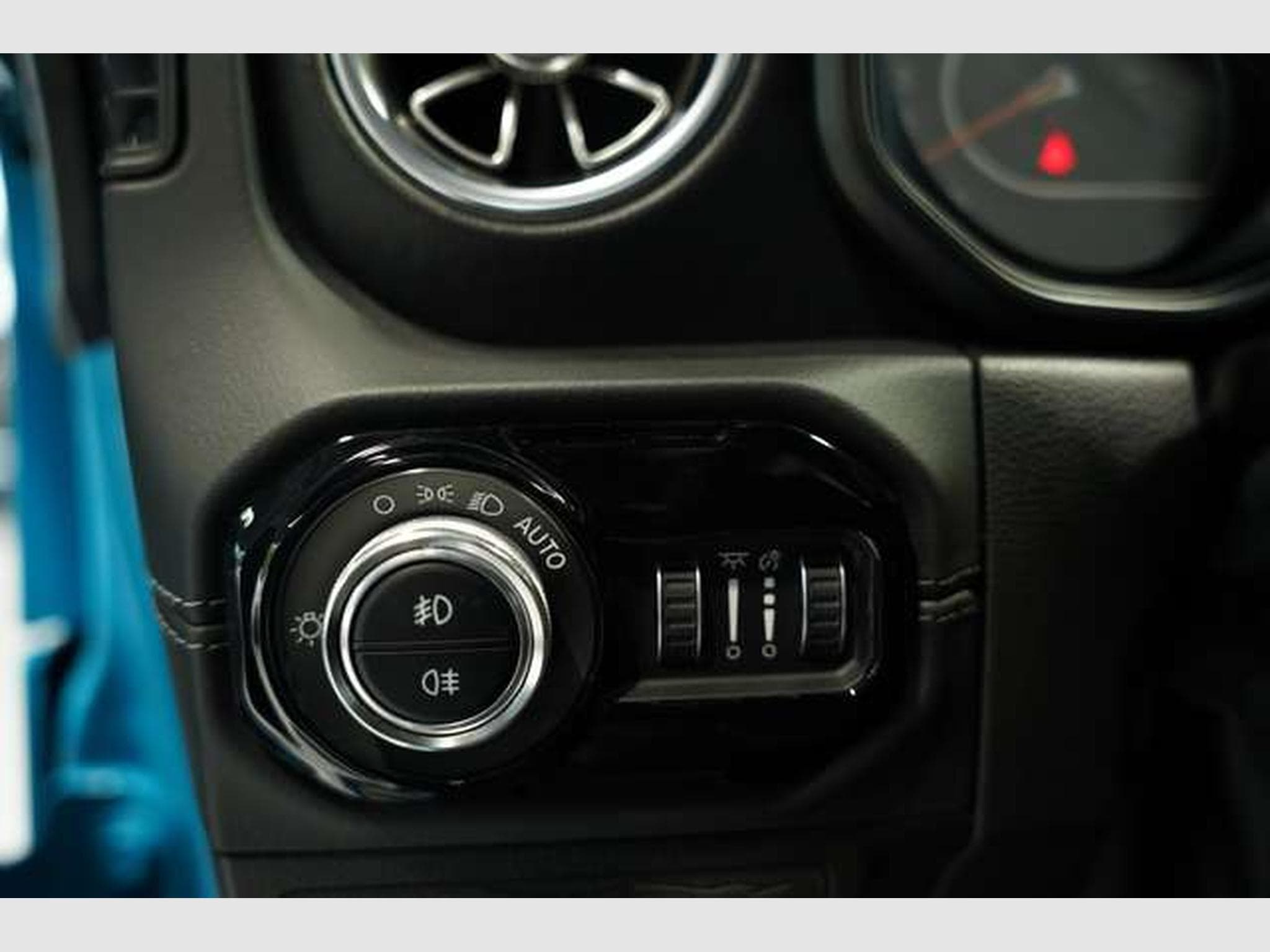 Jeep Wrangler BRUTE 2.0 T-GDI Sahara *1.H *Sonderlack (2025) - Photo 33