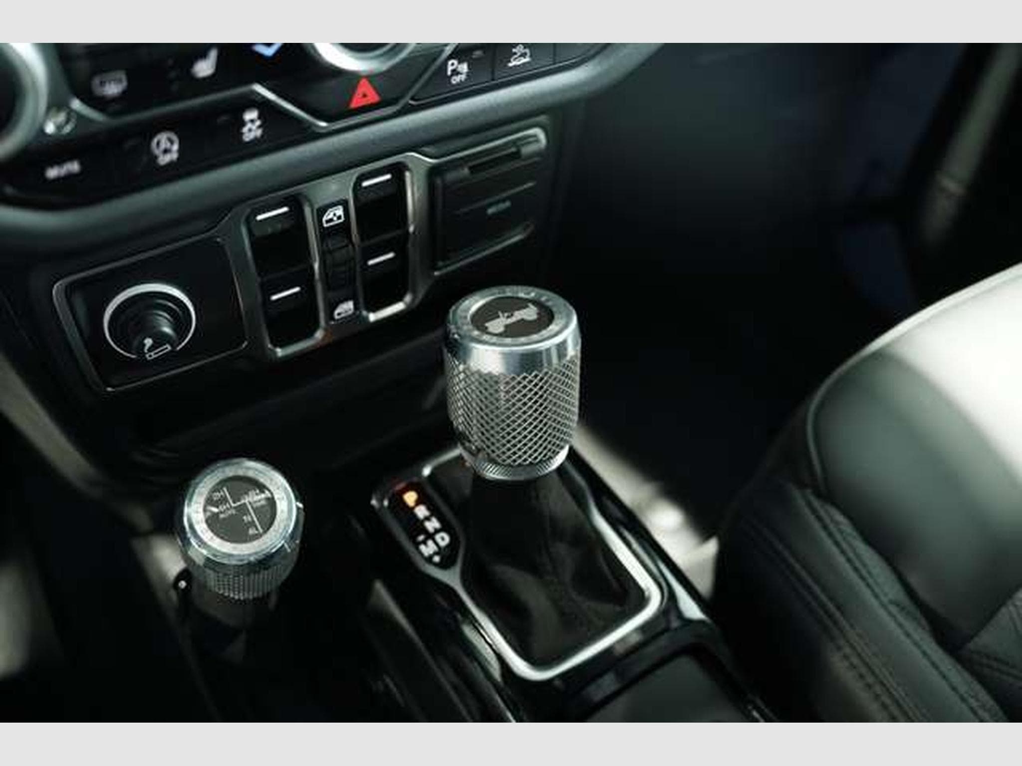 Jeep Wrangler BRUTE 2.0 T-GDI Sahara *1.H *Sonderlack (2025) - Photo 35