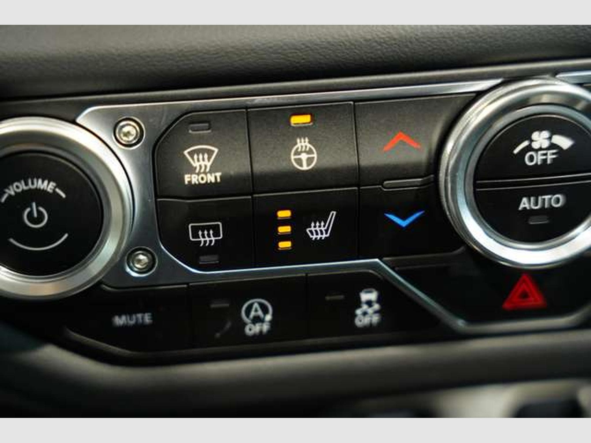 Jeep Wrangler BRUTE 2.0 T-GDI Sahara *1.H *Sonderlack (2025) - Photo 37
