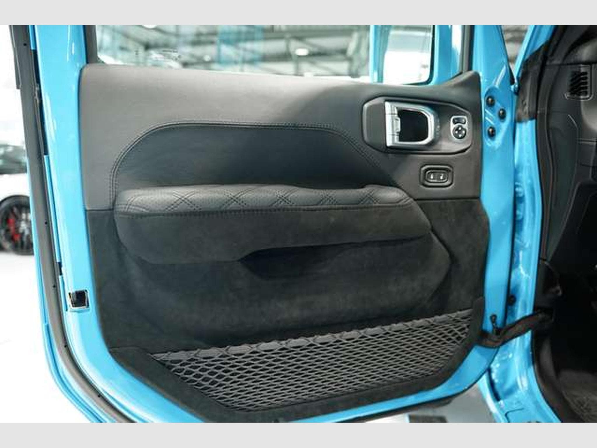 Jeep Wrangler BRUTE 2.0 T-GDI Sahara *1.H *Sonderlack (2025) - Photo 48