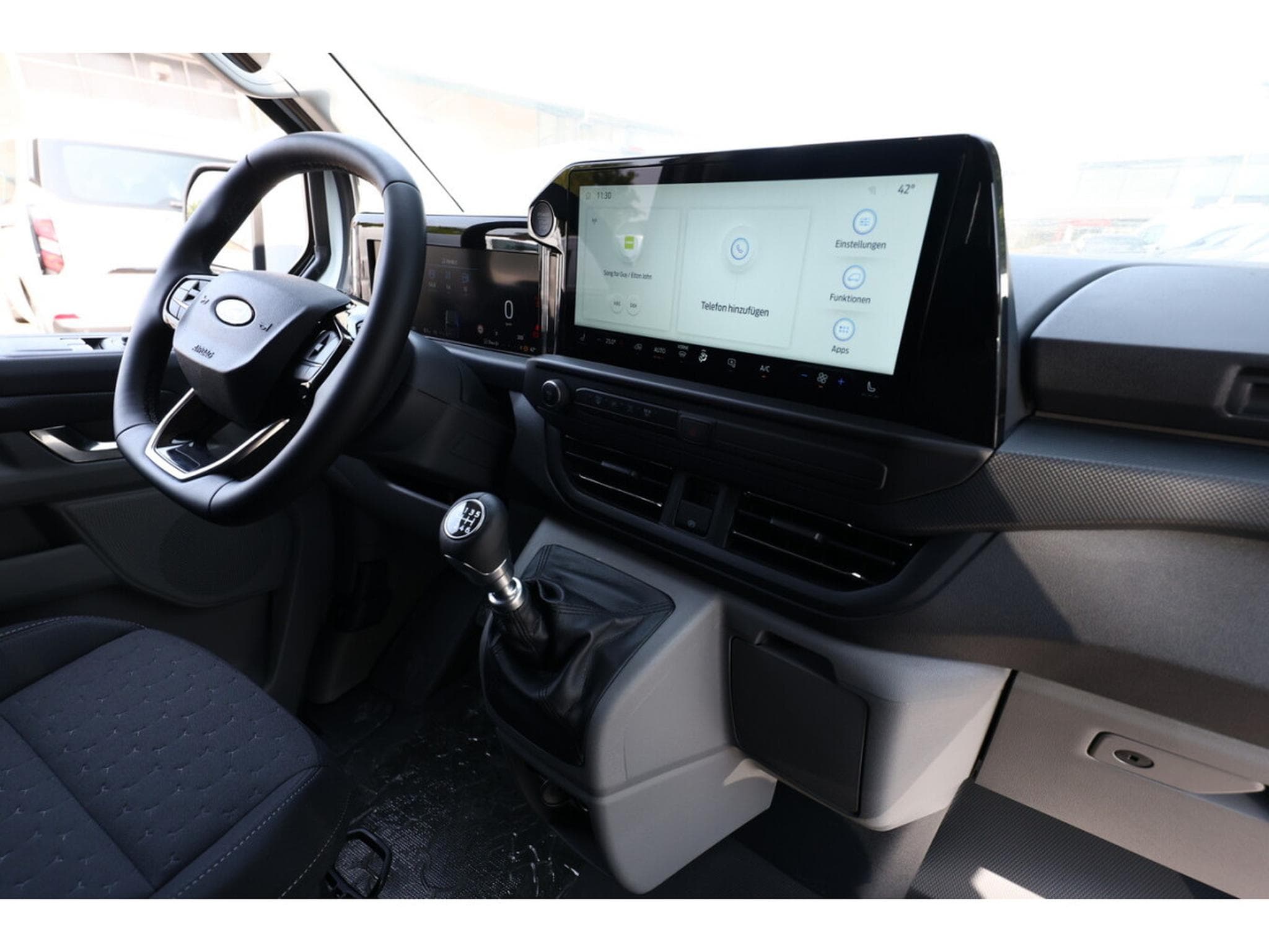Ford Transit 2.0 ECOBLUE 150 L2H1 Limited (2015) - Photo 9