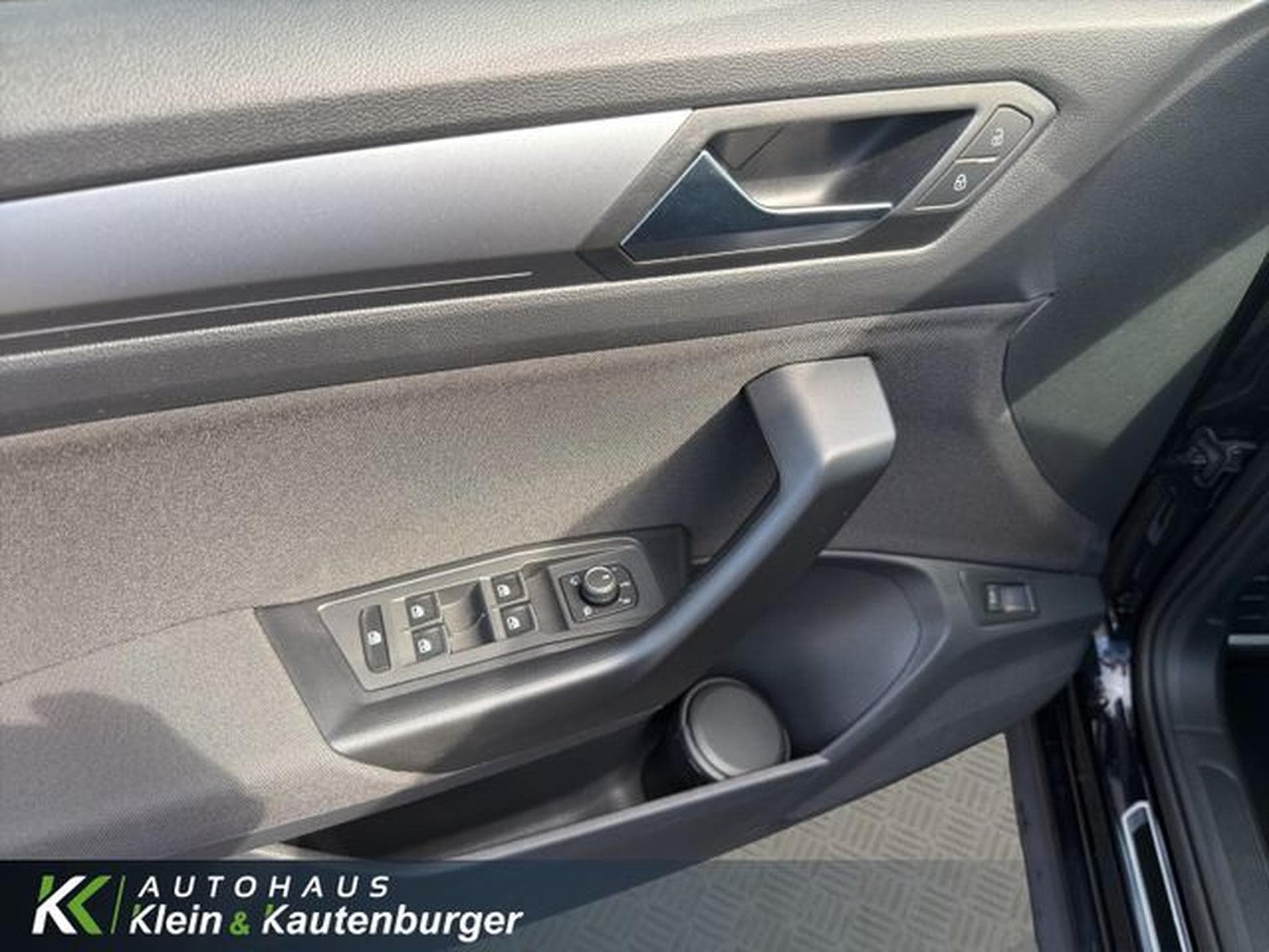 VW T-Roc T-Roc 1.5 TSI Active +CARPLAY+KAMERA+SITZHZG. (2022) - Photo 12