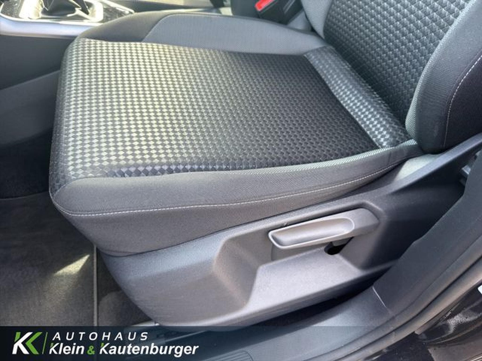 VW T-Roc T-Roc 1.5 TSI Active +CARPLAY+KAMERA+SITZHZG. (2022) - Photo 13