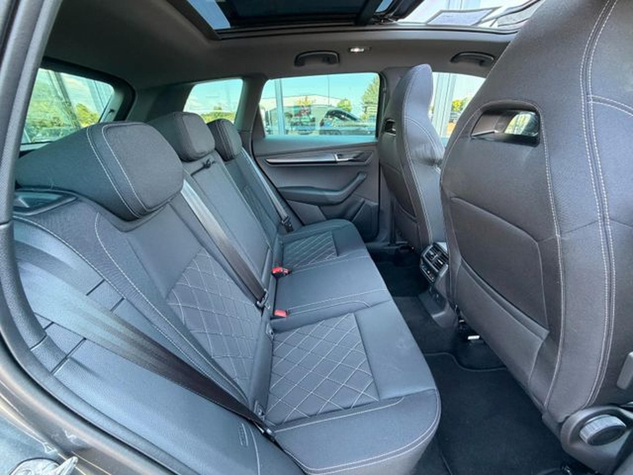 Skoda Karoq Karoq 2,0TSi DSG Sportline 4x4 Pano 19"ACC Navi (2023) - Photo 13