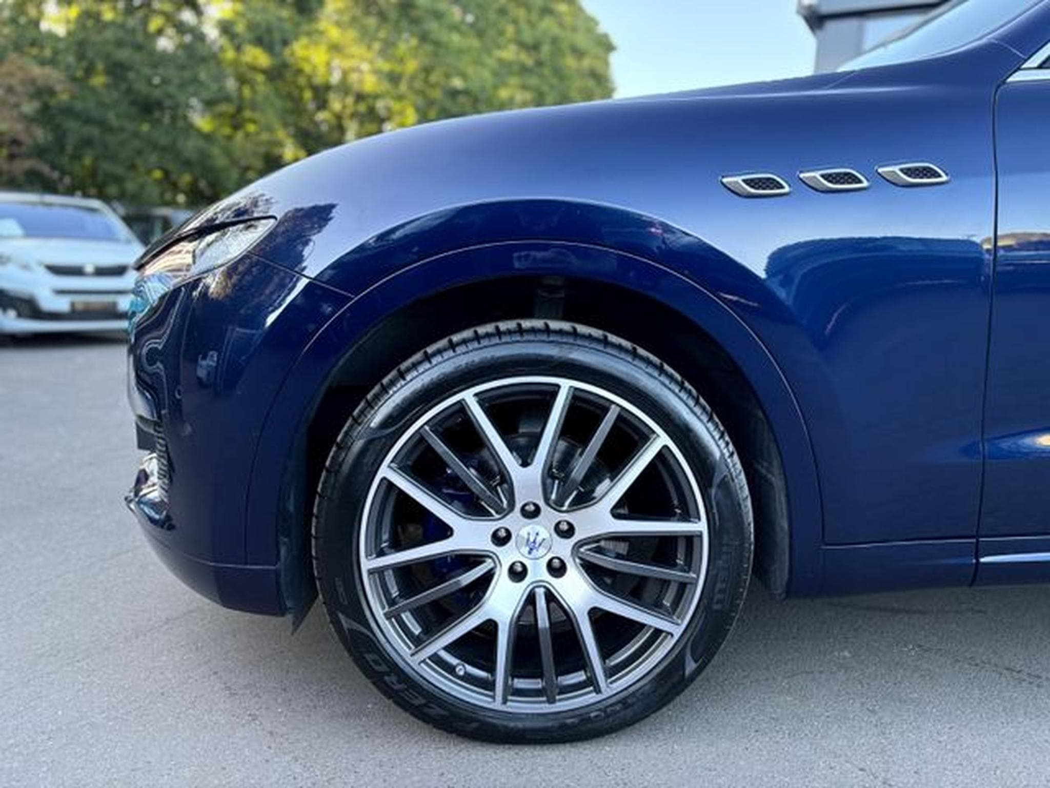 Maserati Levante LEVANTE GRANSPORT Q4 *LED*PANO*LUFT*VOLL* (2018) - Photo 13