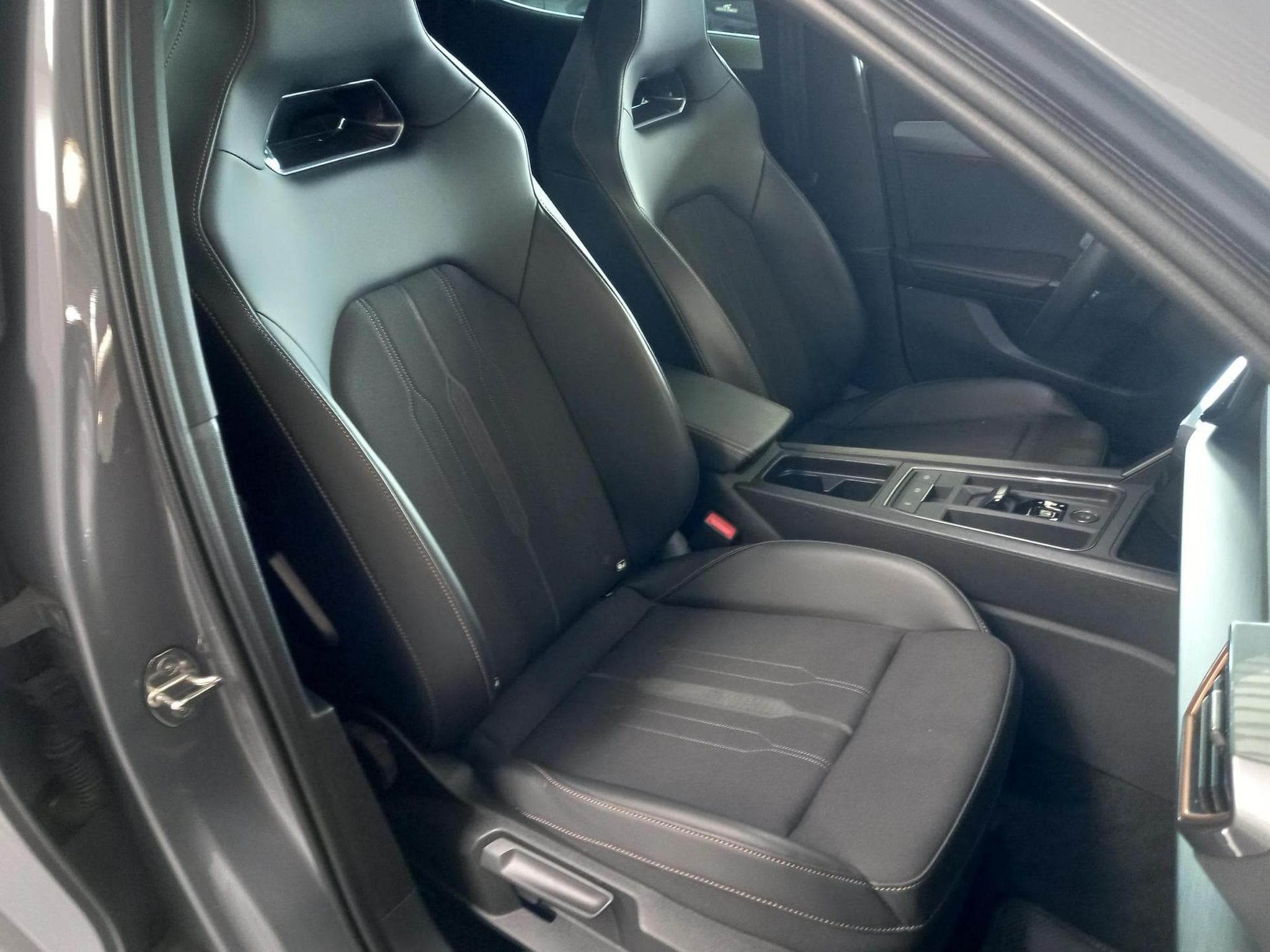 Cupra Formentor VZ 2.0 TSI (2024) - Photo 12