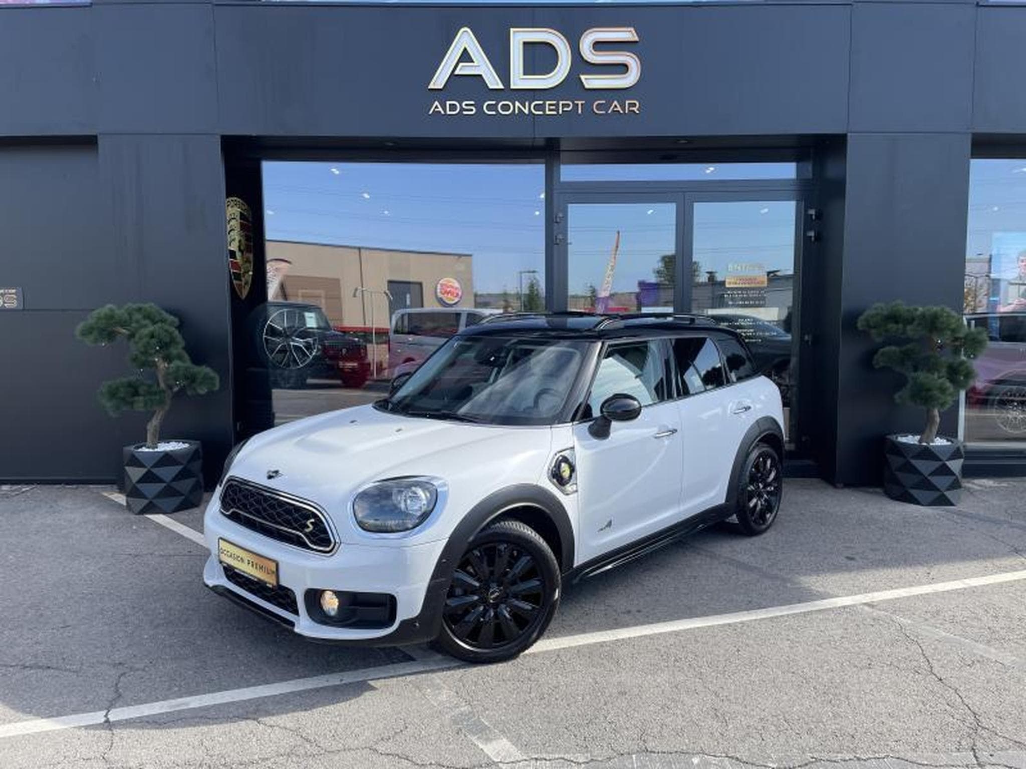 MINI Countryman SE Countryman ALL4 plug-in (2018) - Photo 2