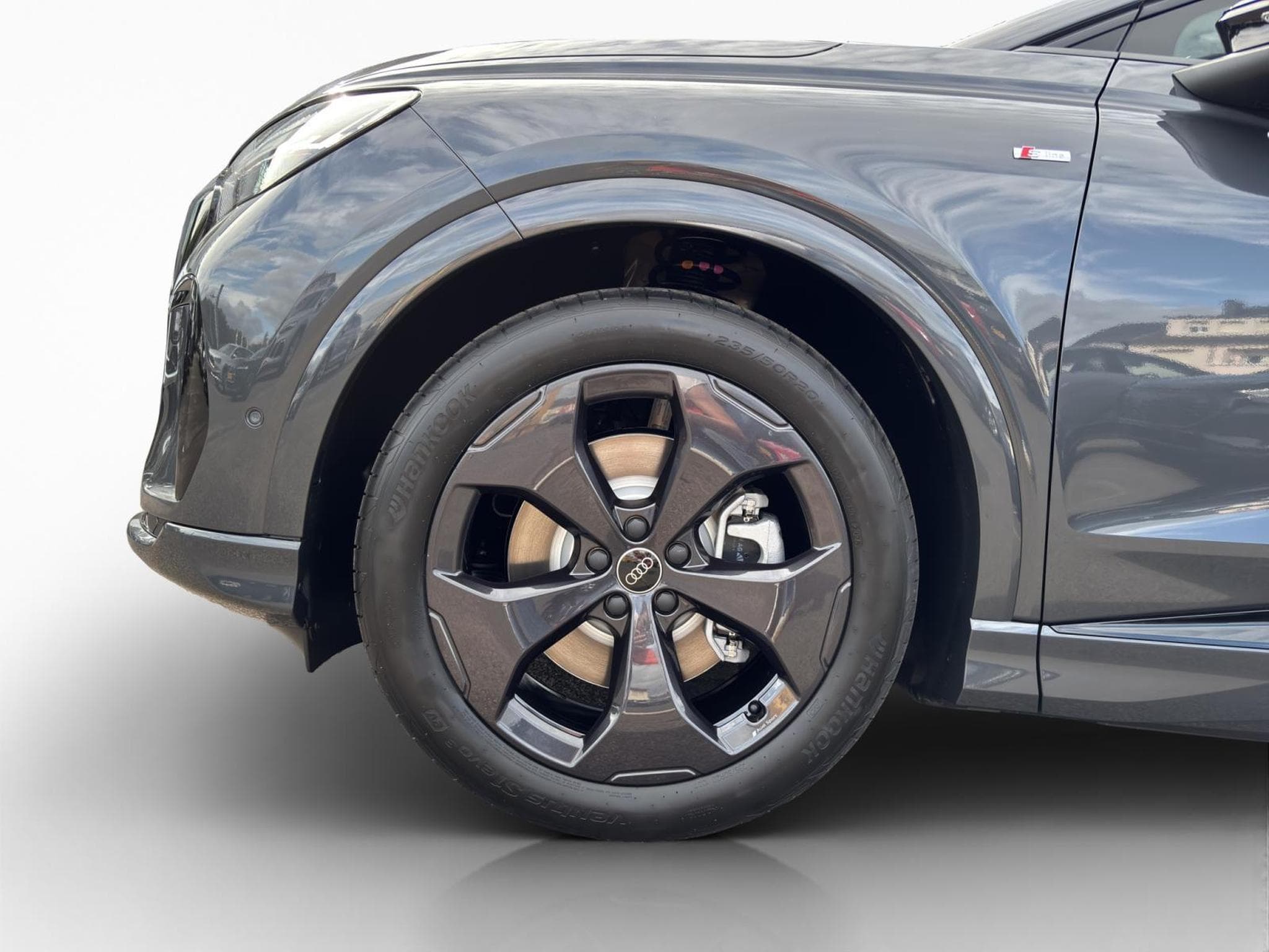 Audi Q4 e-tron SUV (2026) - Photo 8