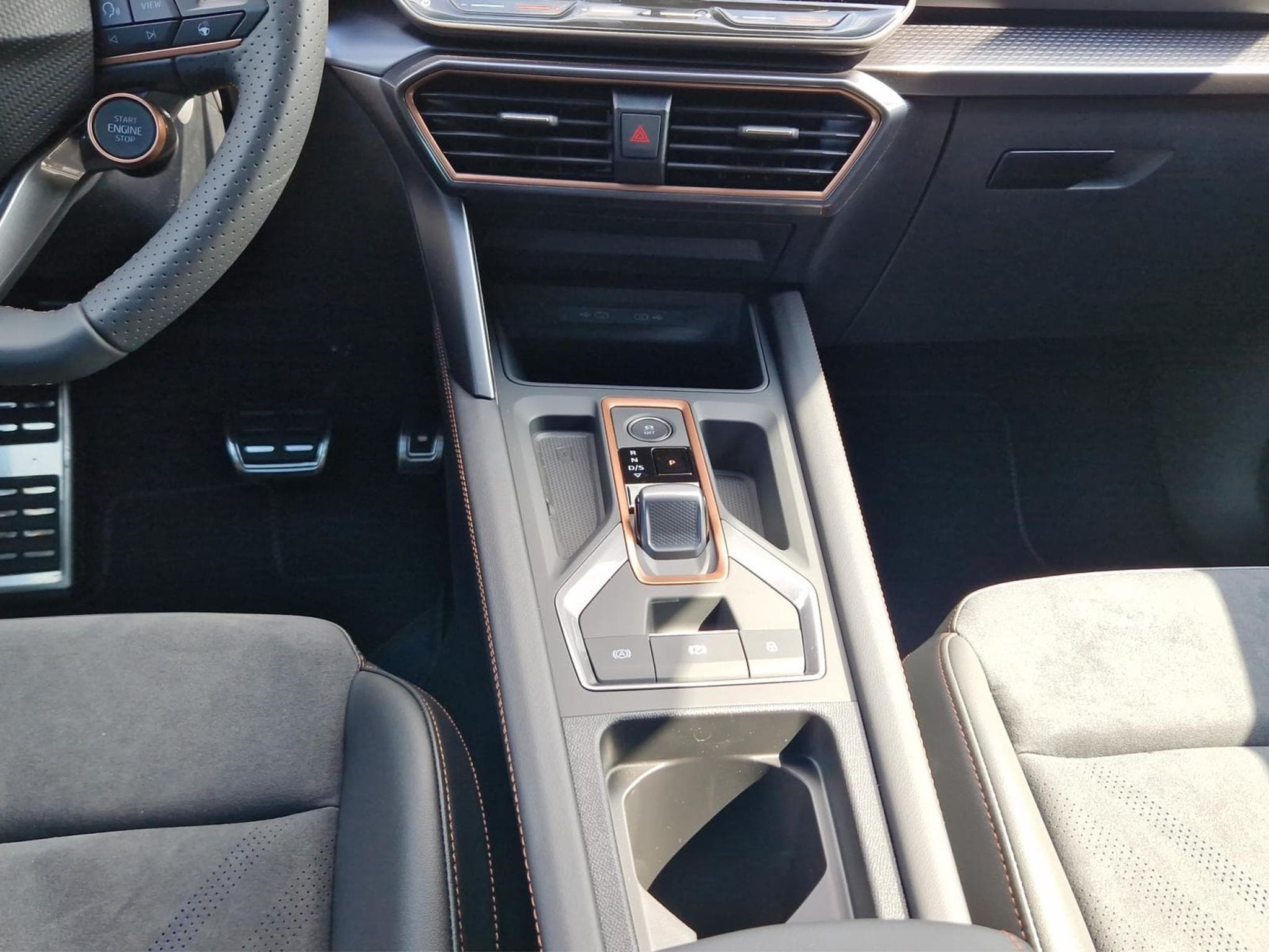 Cupra Leon Sportstourer 2.0 TSI 4Drive DSG (2026) - Photo 13