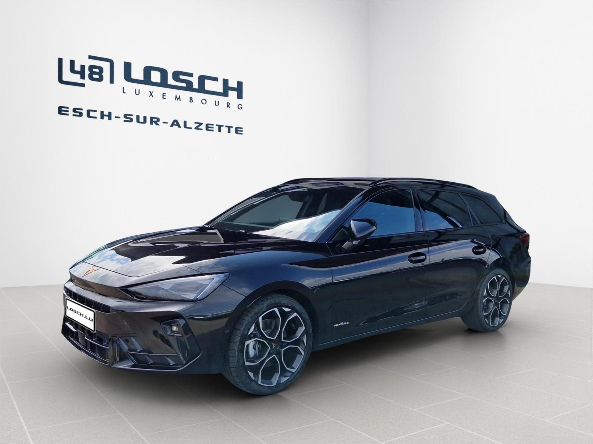 Cupra Leon Sportstourer 2.0 TSI 4Drive DSG (2026) - Photo 2