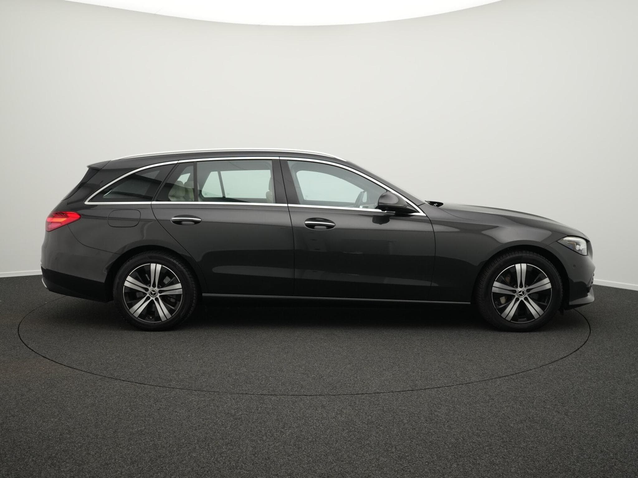 Mercedes C 300 e T Avantgarde Digital+Pano+360°+Apple (2023) - Photo 5