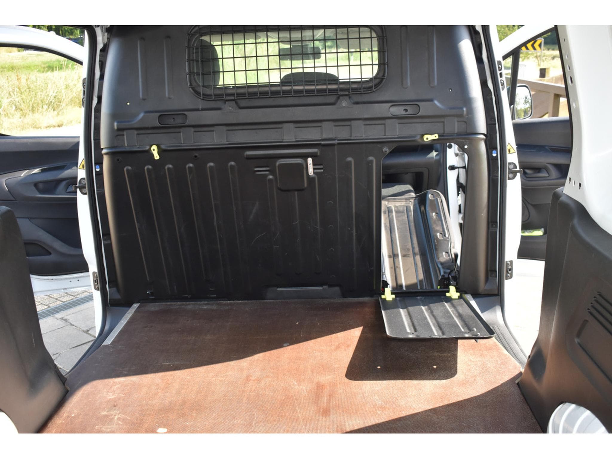 Citroën Berlingo 1,6 HDI100 3places Très bon état (2021) - Photo 11