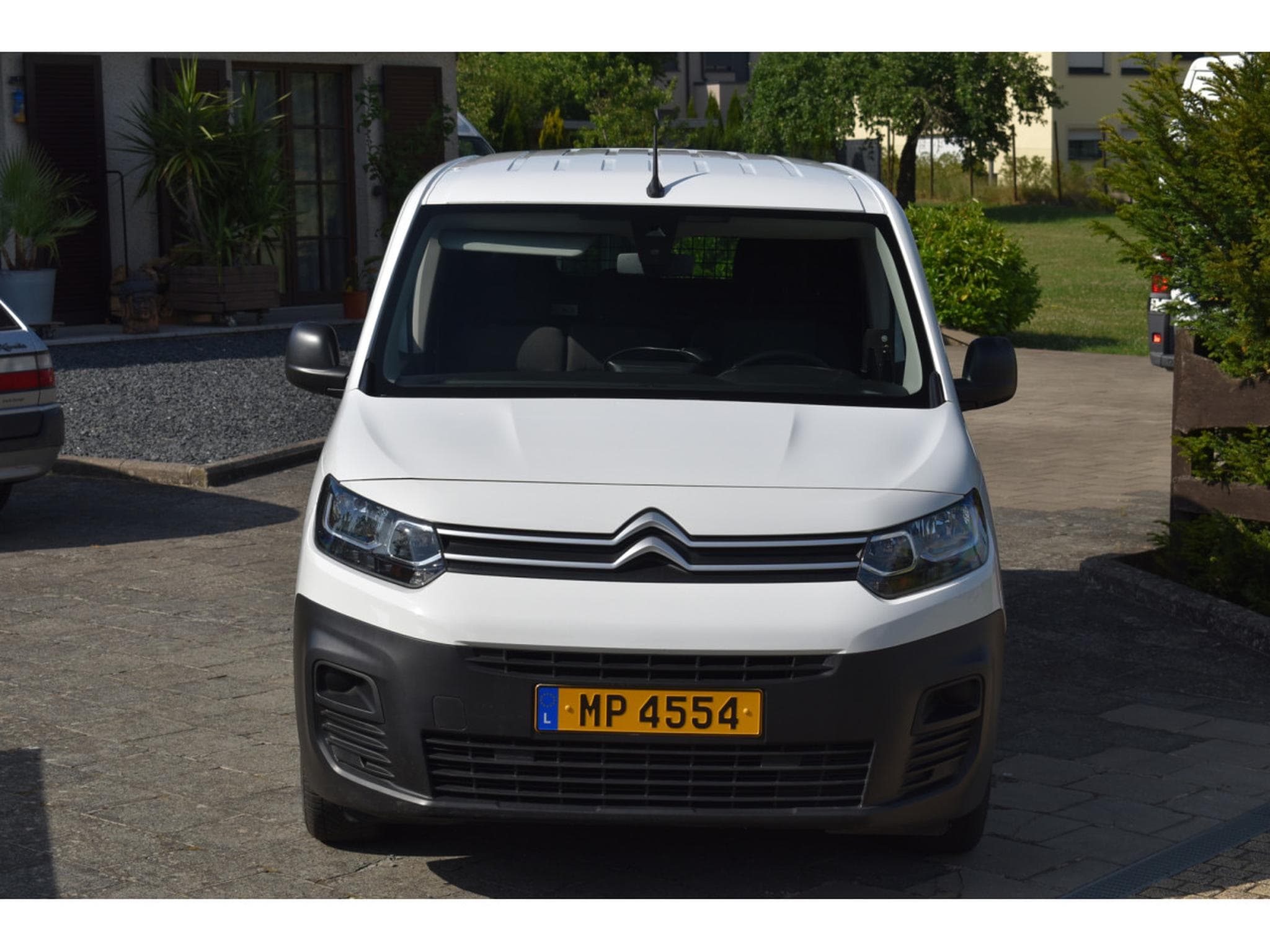 Citroën Berlingo 1,6 HDI100 3places Très bon état (2021) - Photo 2