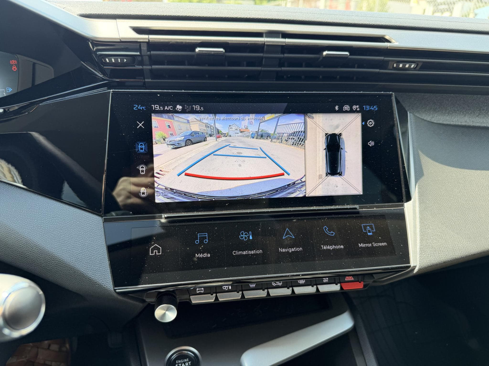Peugeot 308 1.2 Hybride 145 ALLURE e-DCS6 (2025) - Photo 20