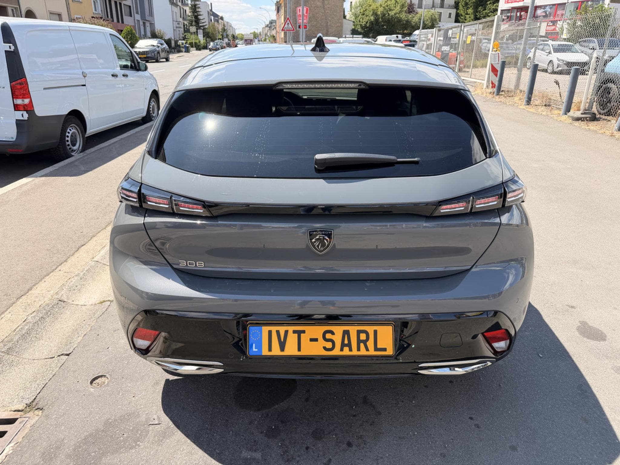 Peugeot 308 1.2 Hybride 145 ALLURE e-DCS6 (2025) - Photo 4