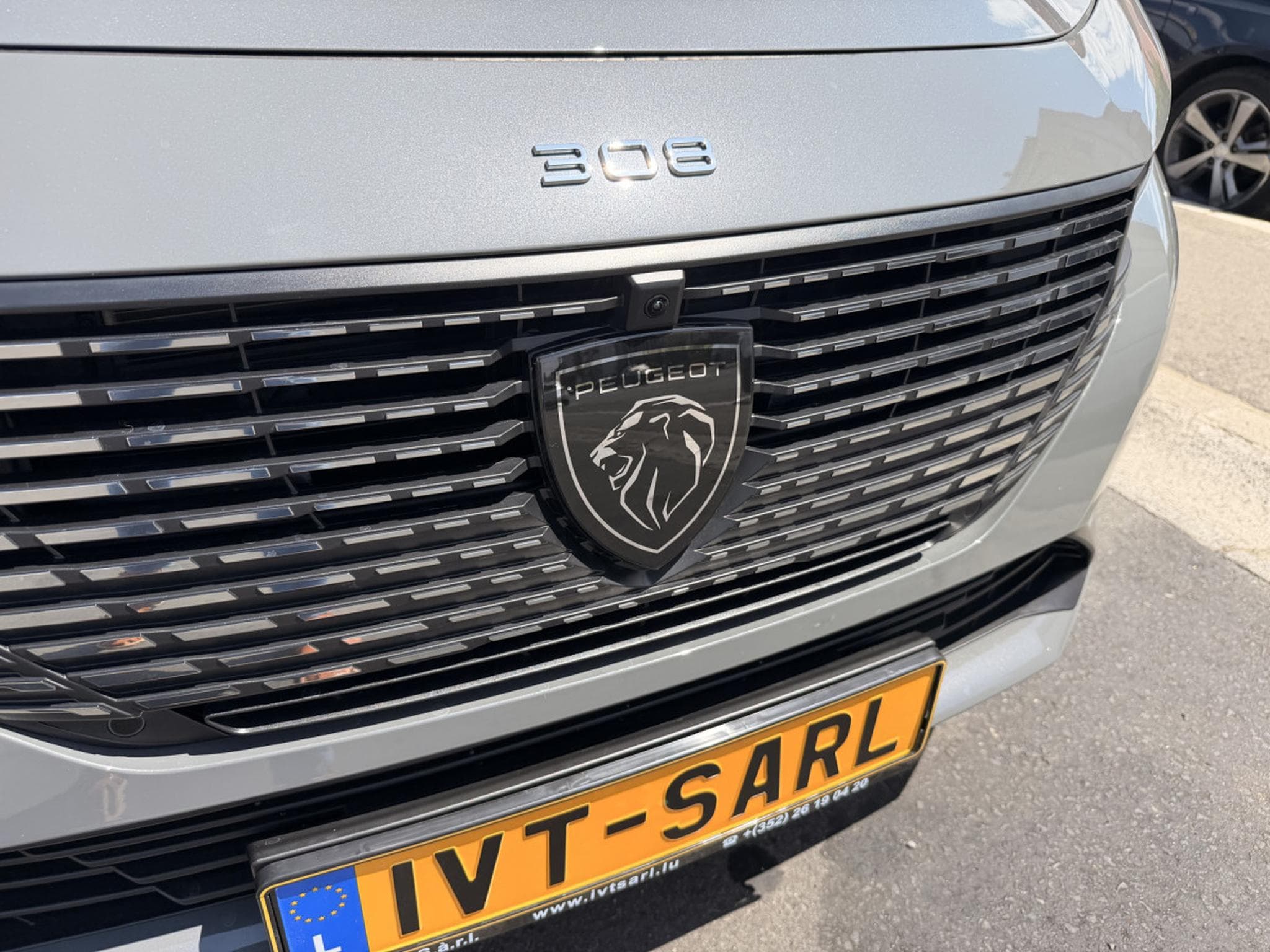 Peugeot 308 1.2 Hybride 145 ALLURE e-DCS6 (2025) - Photo 9