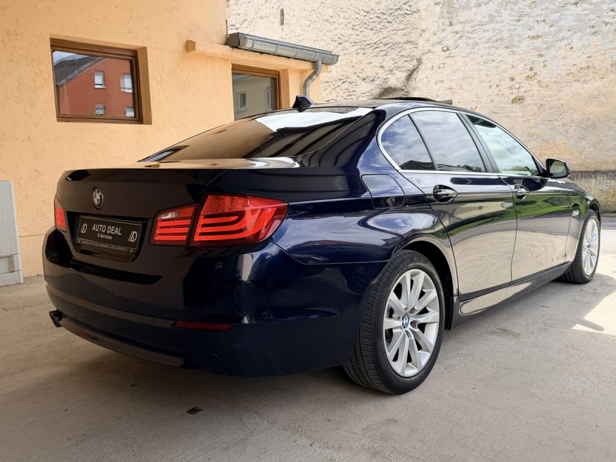 BMW 530 d xDrive Camera Head-UP, Toit Ouvrant 258cv (2011) - Photo 5